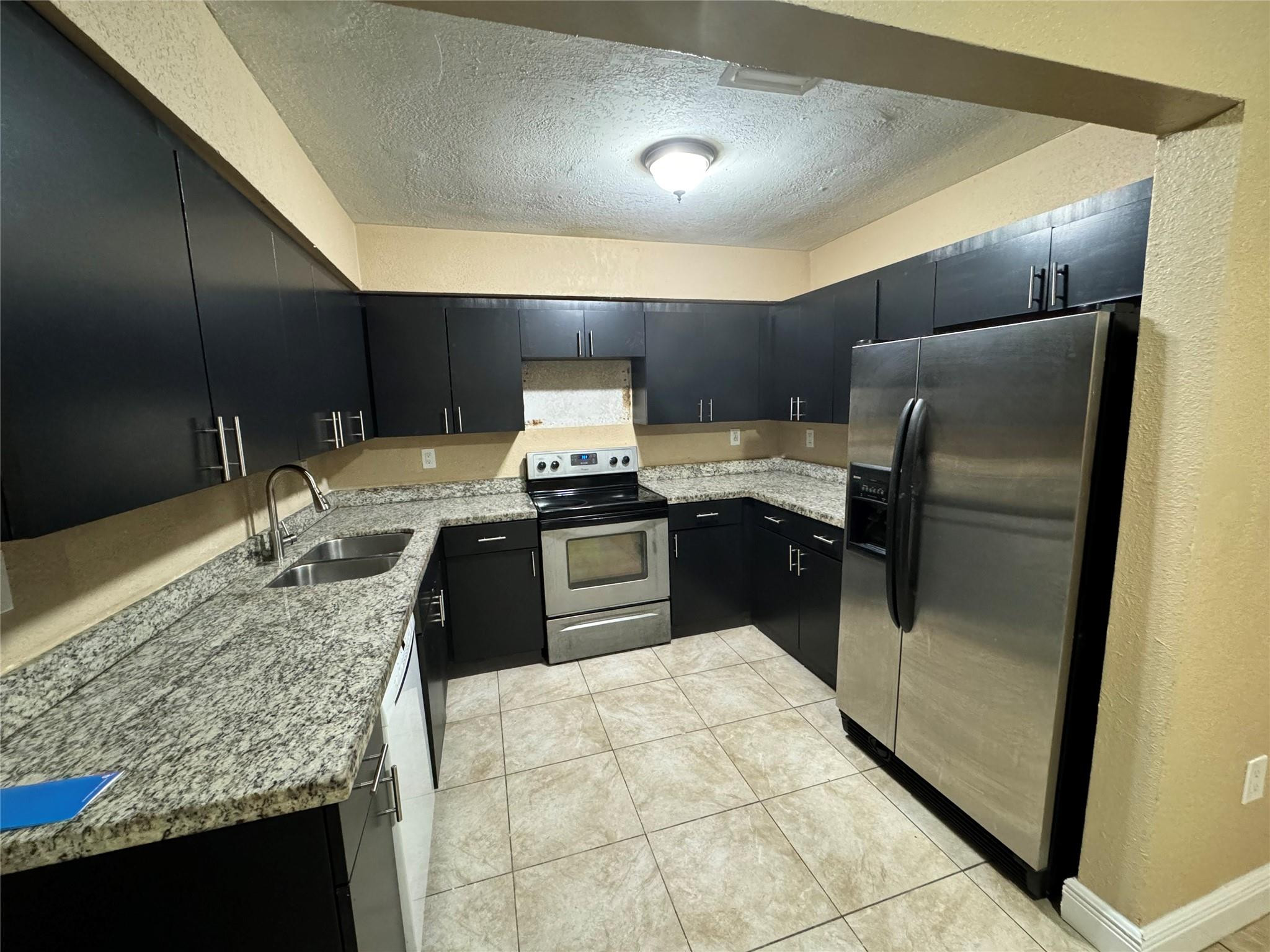 2091 Oleander Drive Property Photo 4