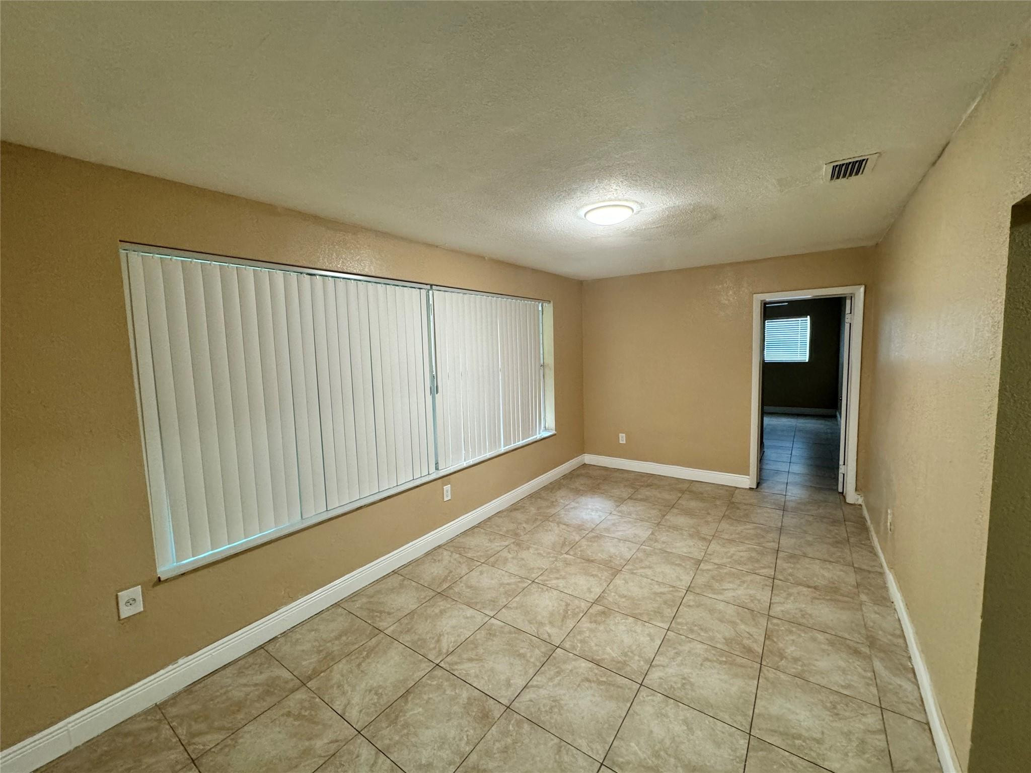 2091 Oleander Drive Property Photo 5