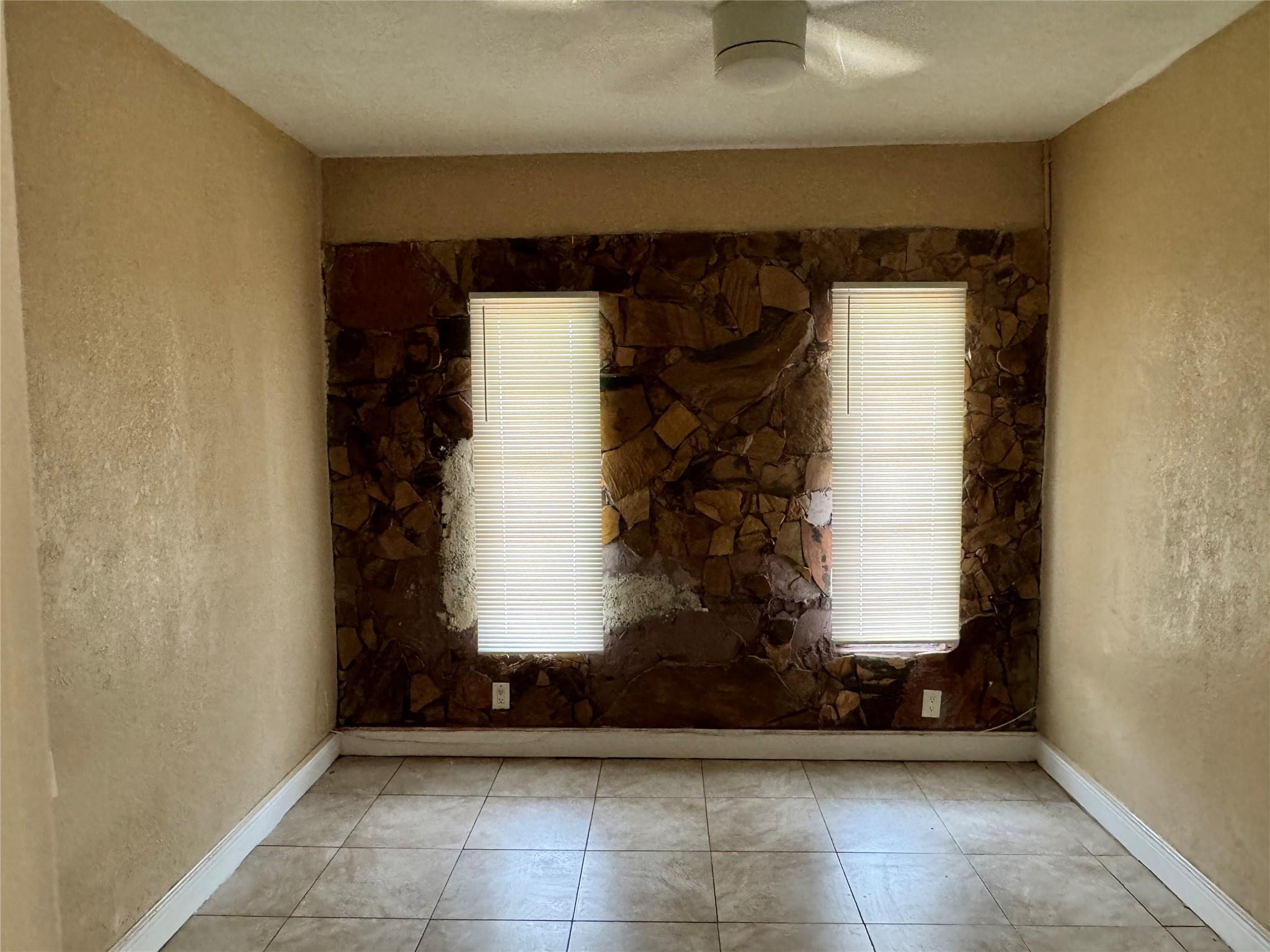 2091 Oleander Drive Property Photo 9