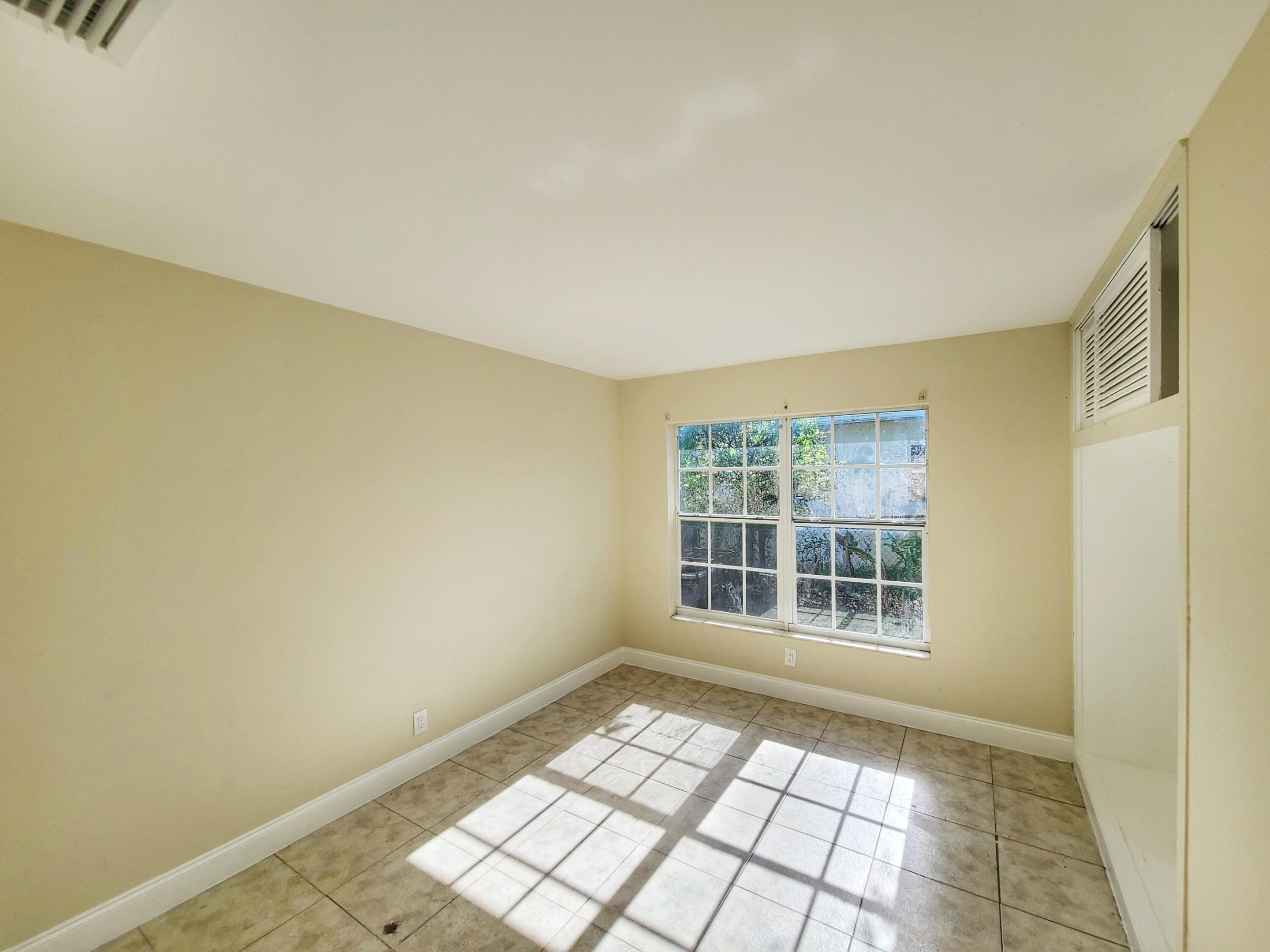 420 Blue Heron Boulevard 2 Property Photo 4