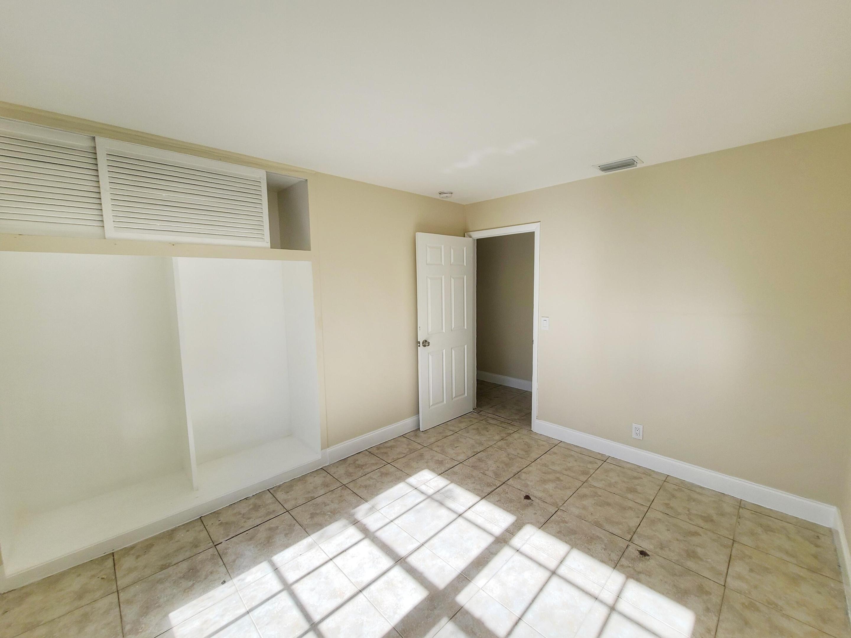420 Blue Heron Boulevard 2 Property Photo 5
