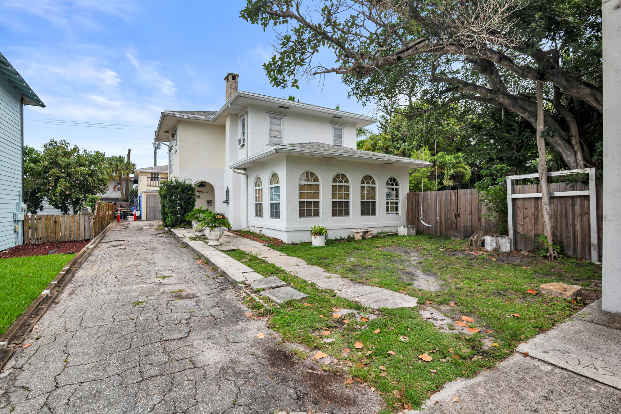821 Omar Road Property Photo 1
