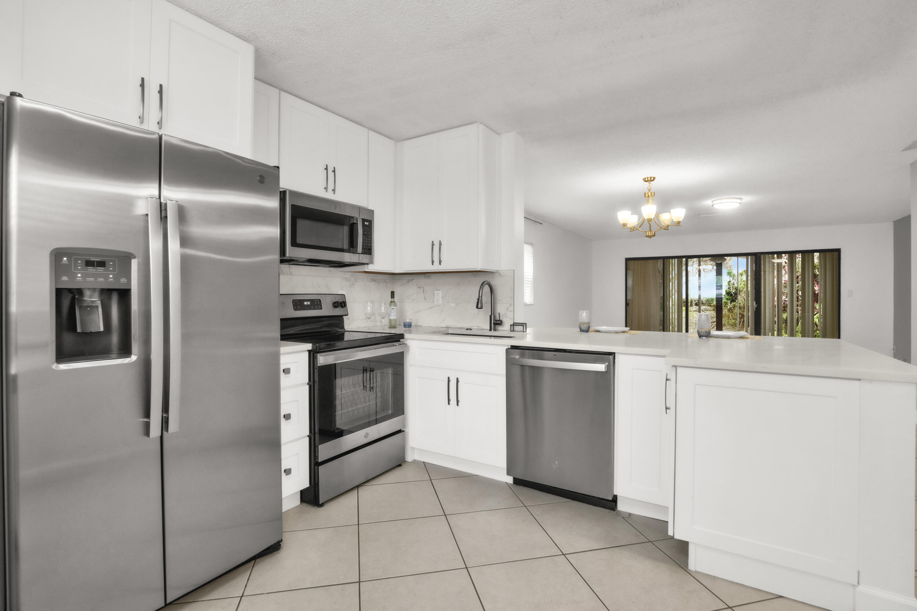 2112 Nw 45th Avenue Property Photo 3