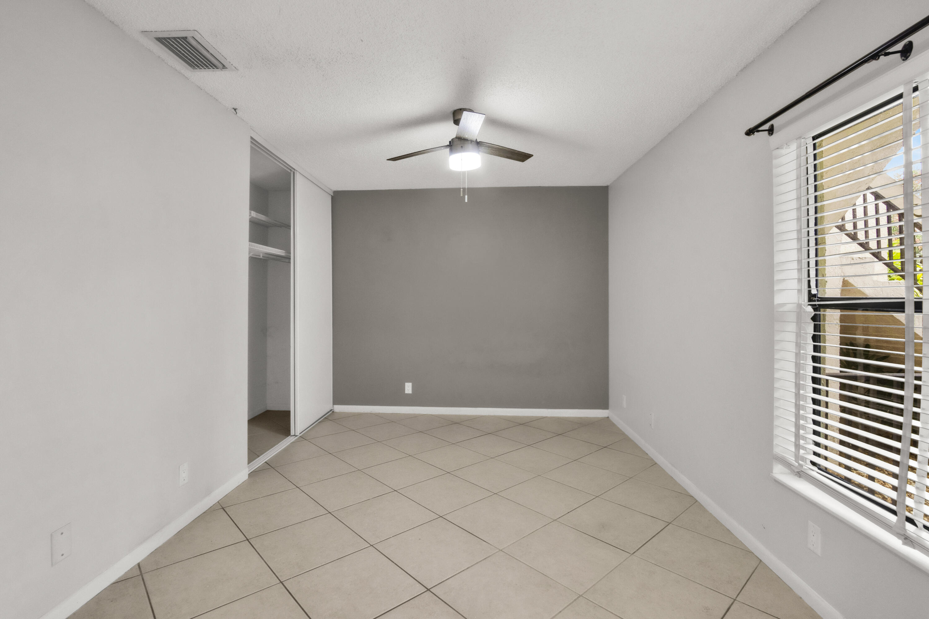 2112 Nw 45th Avenue Property Photo 5