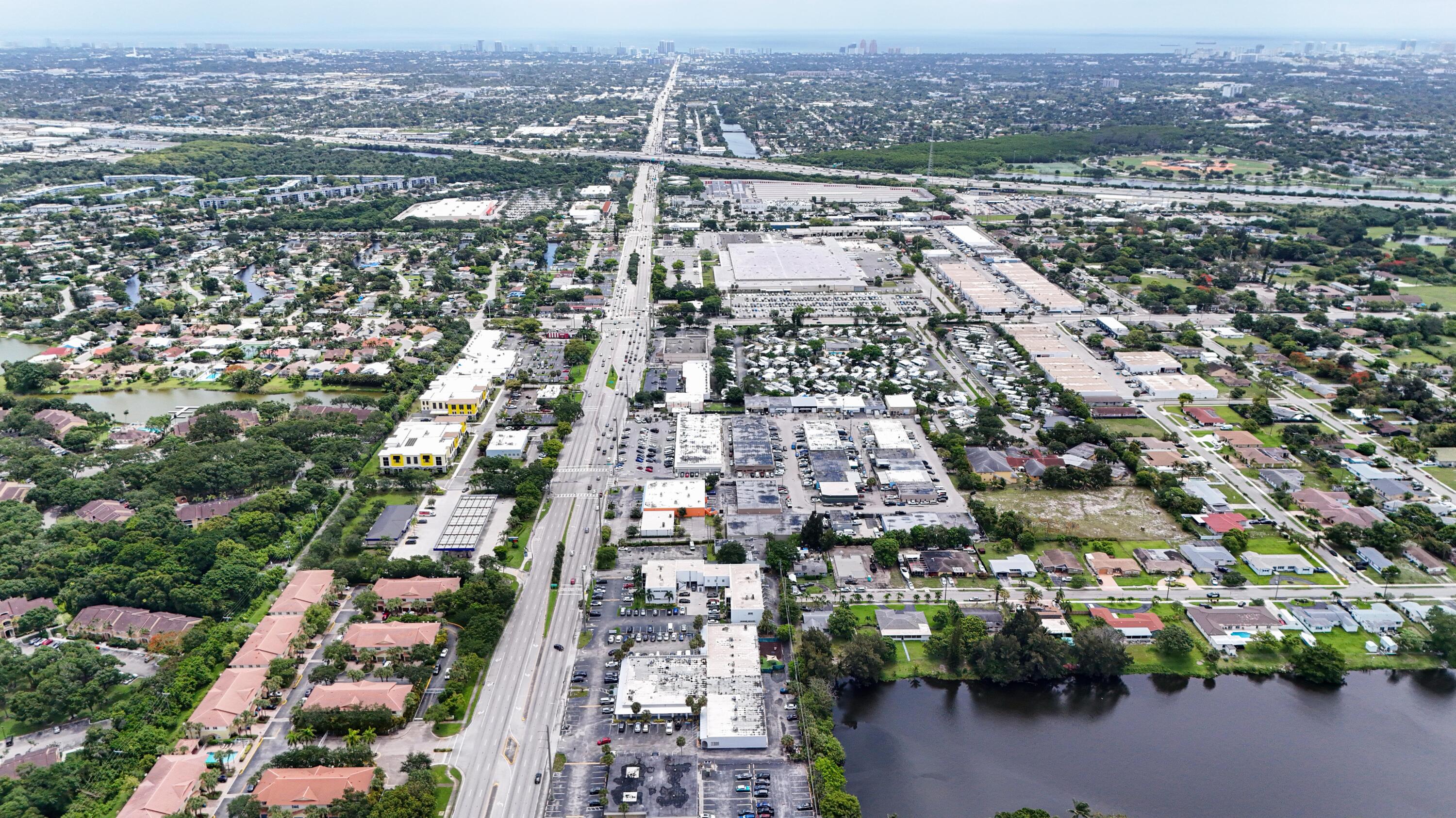 2450 W Oakland Park Boulevard Property Photo 7