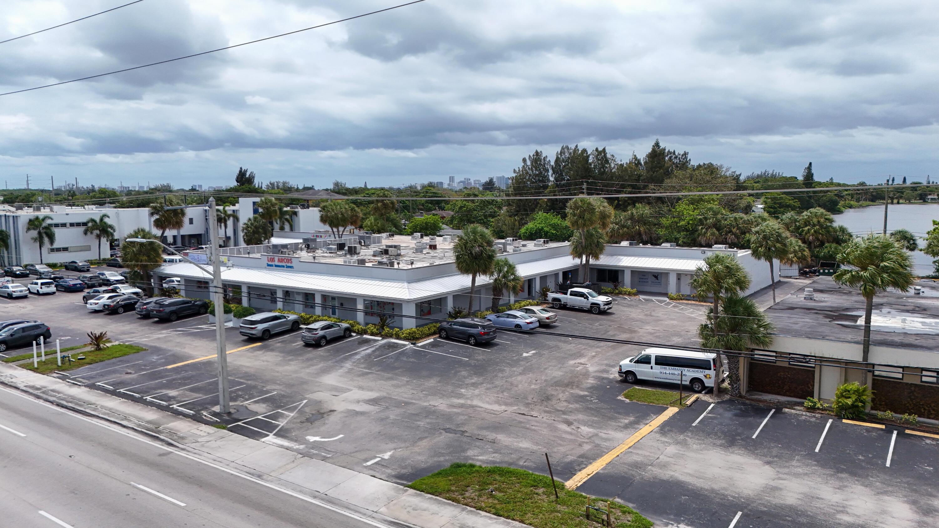2450 W Oakland Park Boulevard Property Photo 9