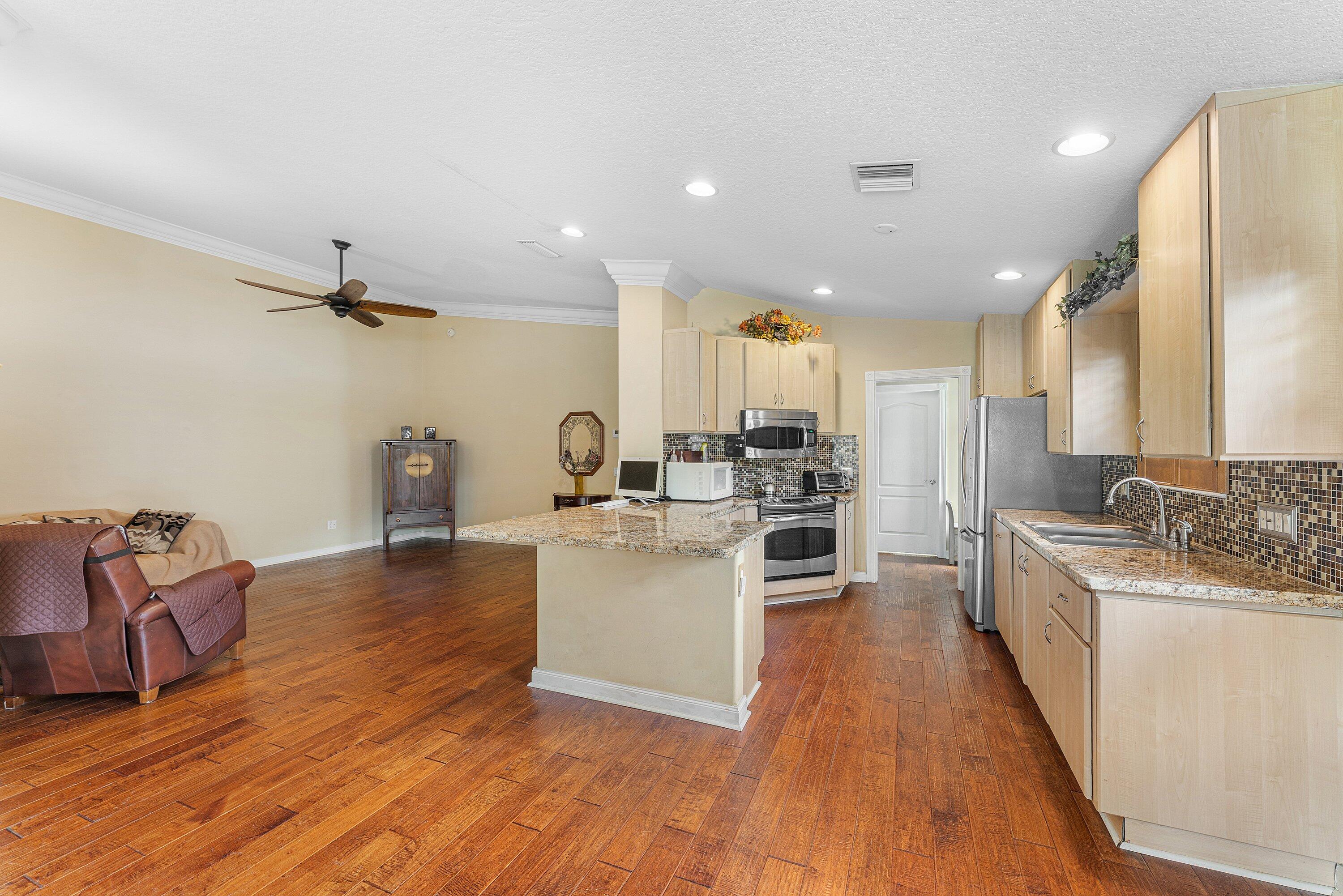 8413 Cozumel Lane Property Photo 13