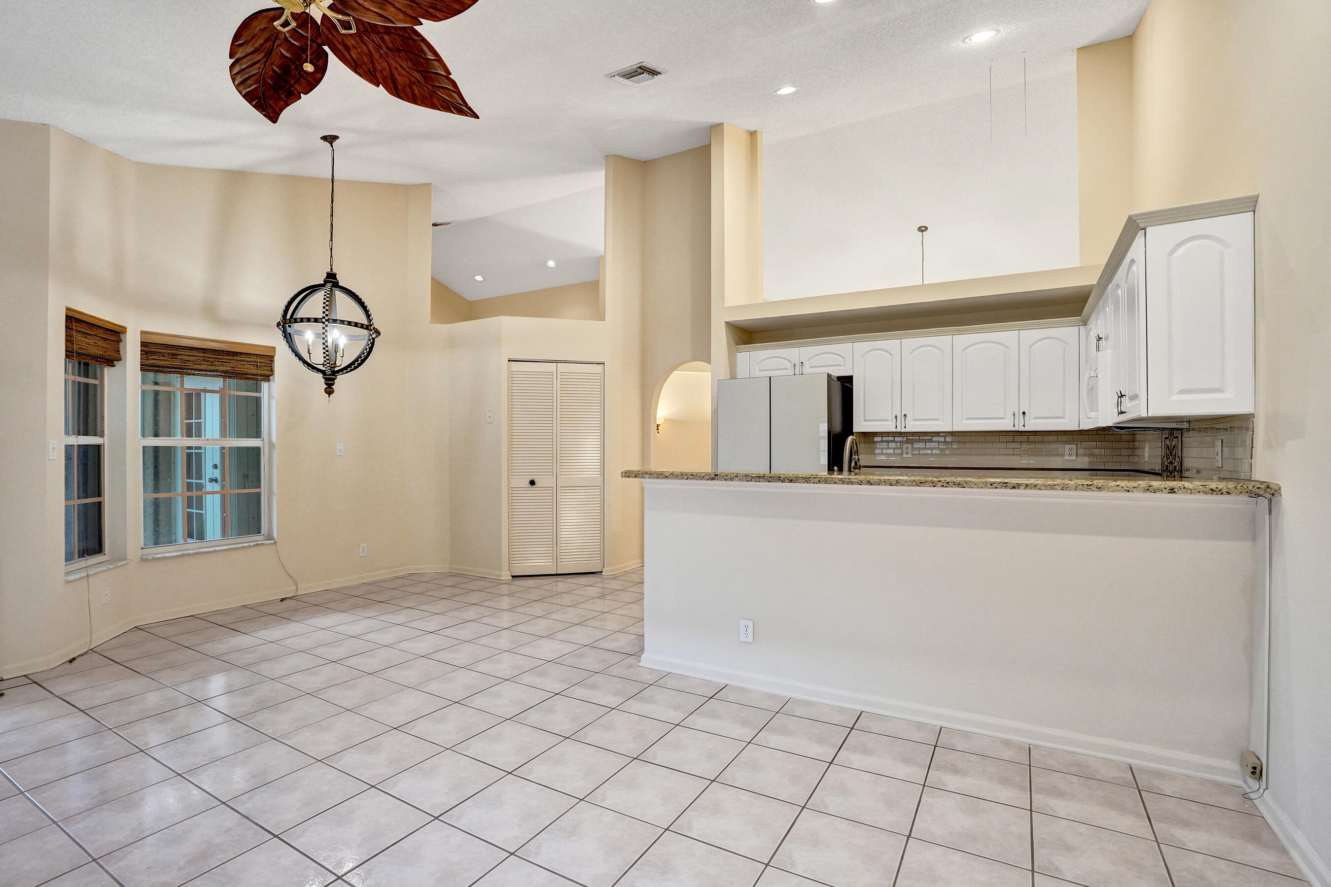 12706 Nw 20th Court Property Photo 4