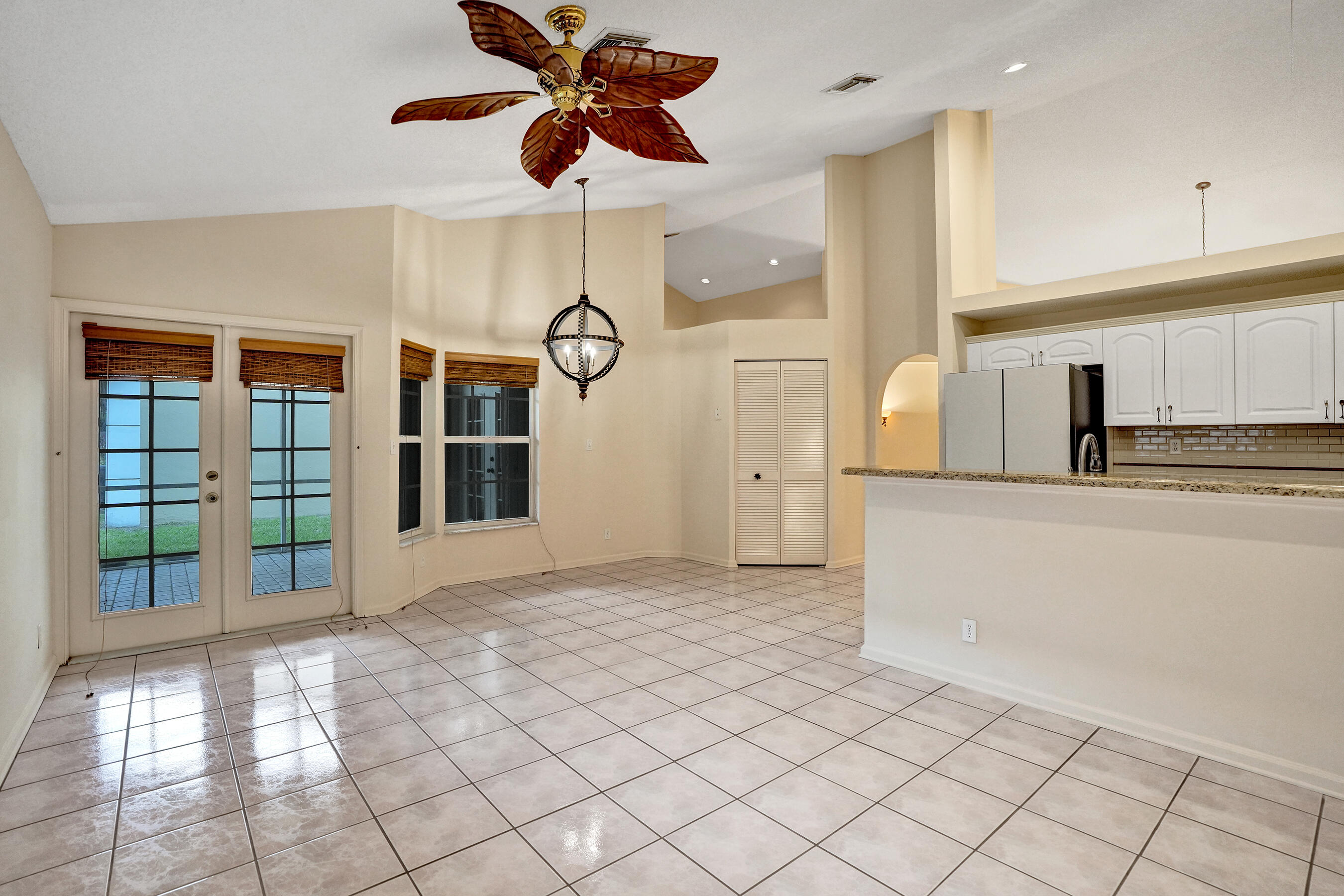 12706 Nw 20th Court Property Photo 5