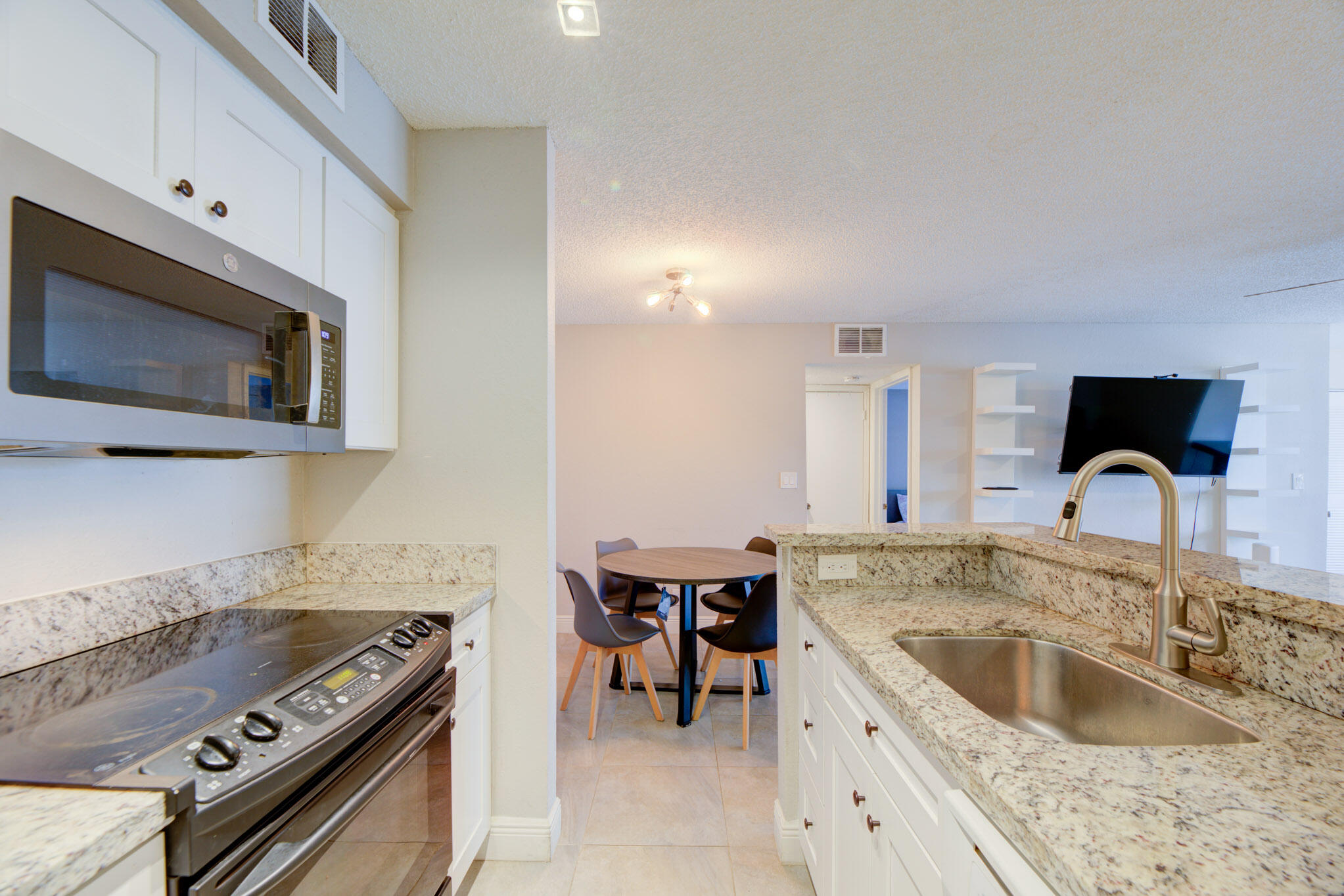2900 S University Drive 9104 Property Photo 14