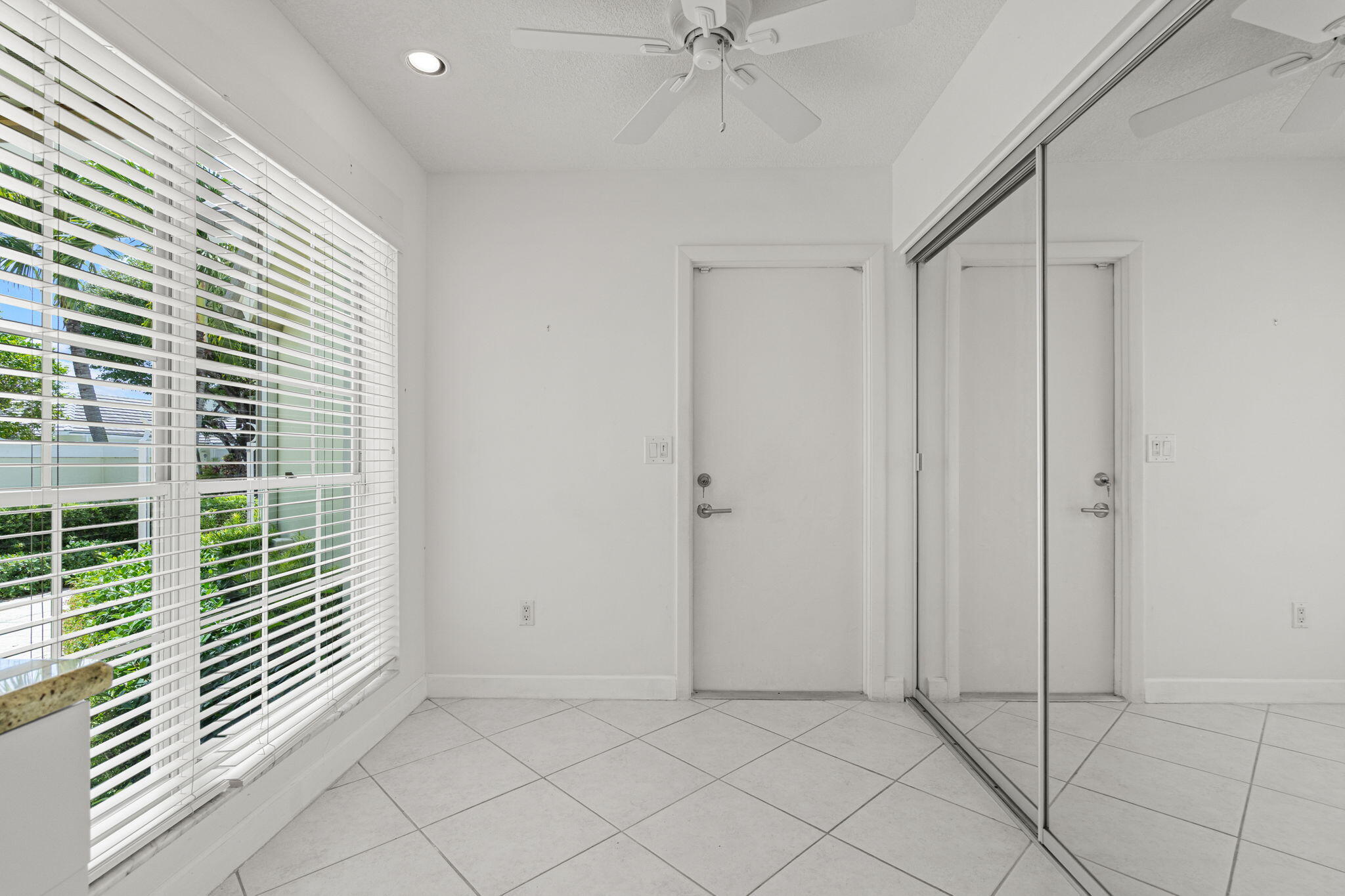 4825 Nw 98th Place Property Photo 19