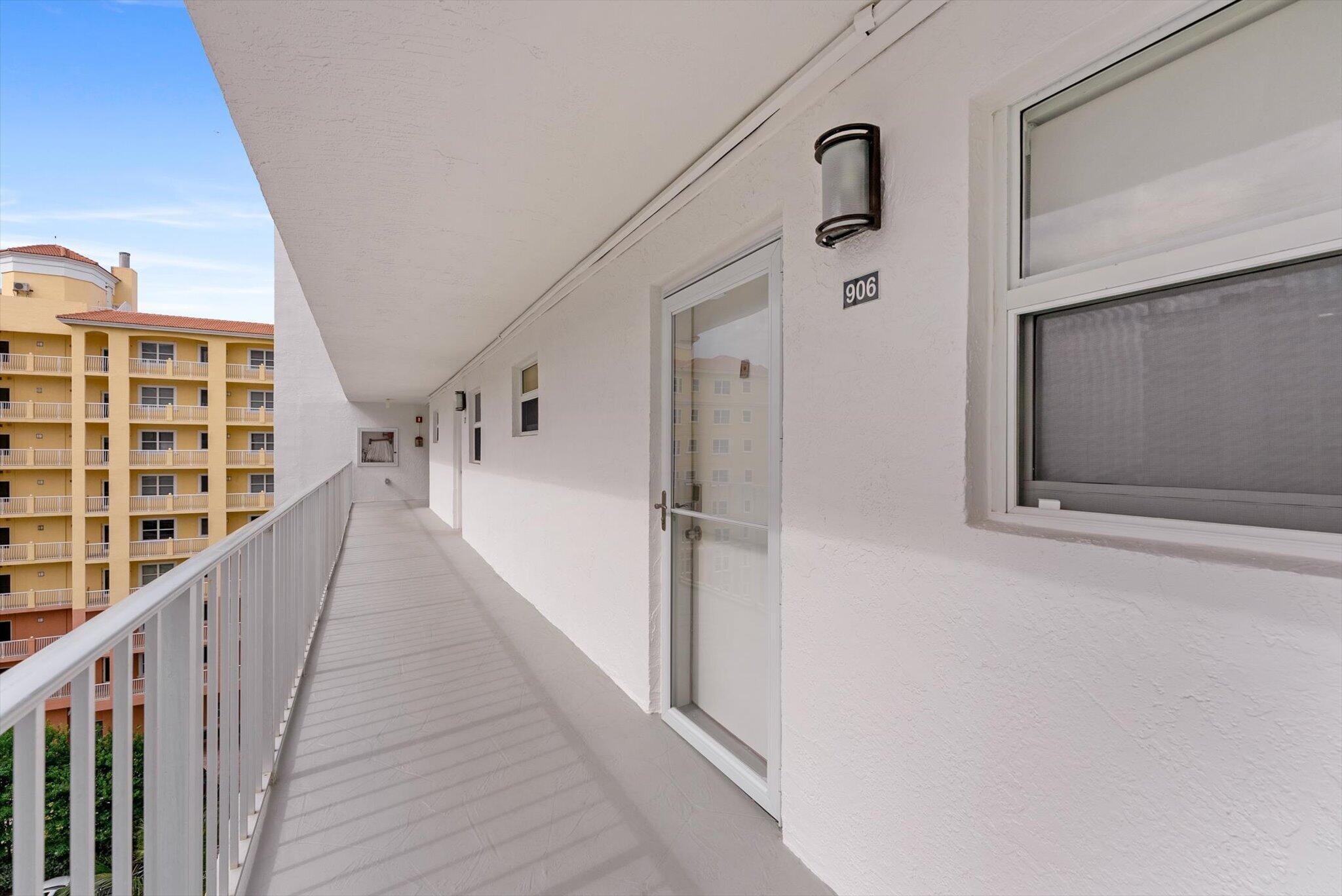 1391 S Ocean Boulevard S 906 Property Photo 3