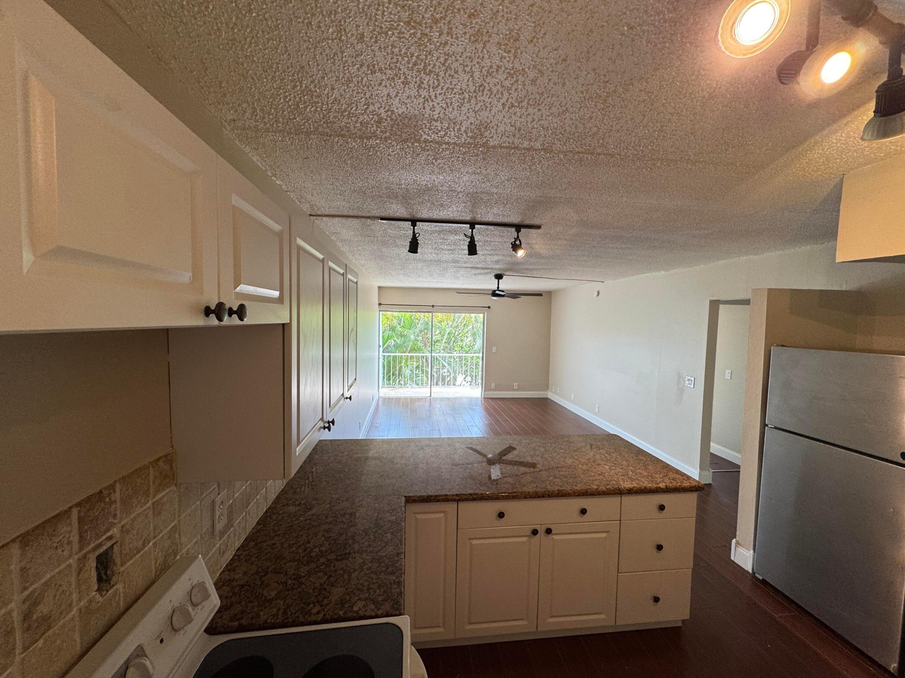 725 Hummingbird Way 210 Property Photo 14