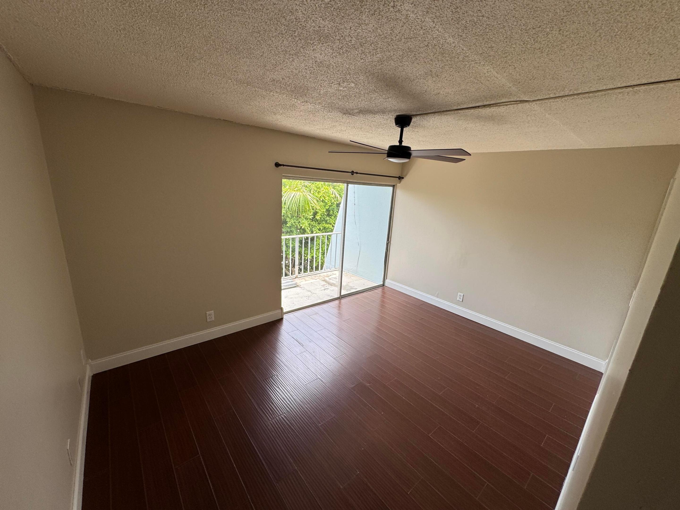 725 Hummingbird Way 210 Property Photo 18