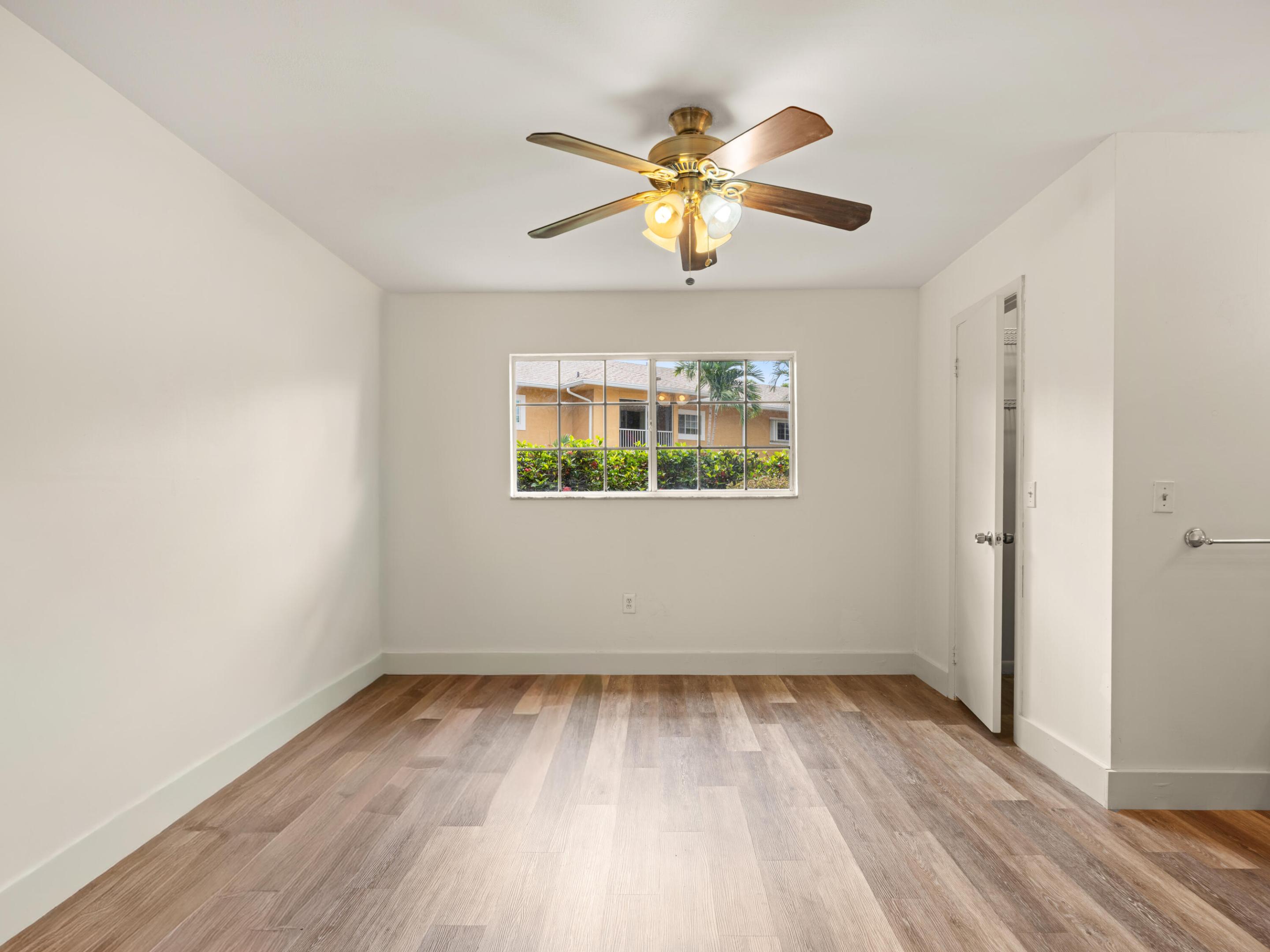 811 Se 4th Avenue C103 Property Photo 14