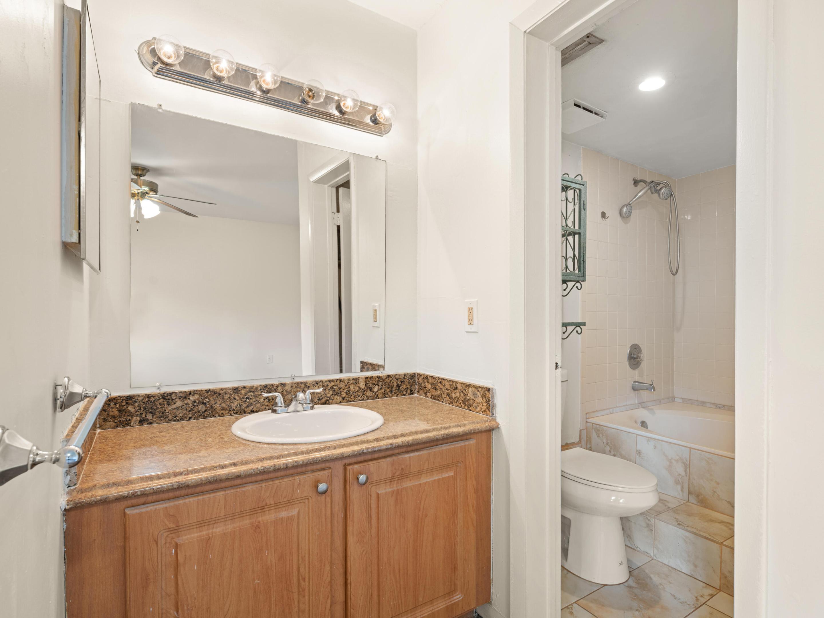 811 Se 4th Avenue C103 Property Photo 17