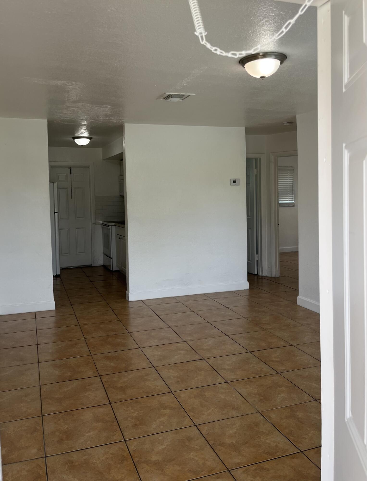 610 Nw 7th Avenue Property Photo 4