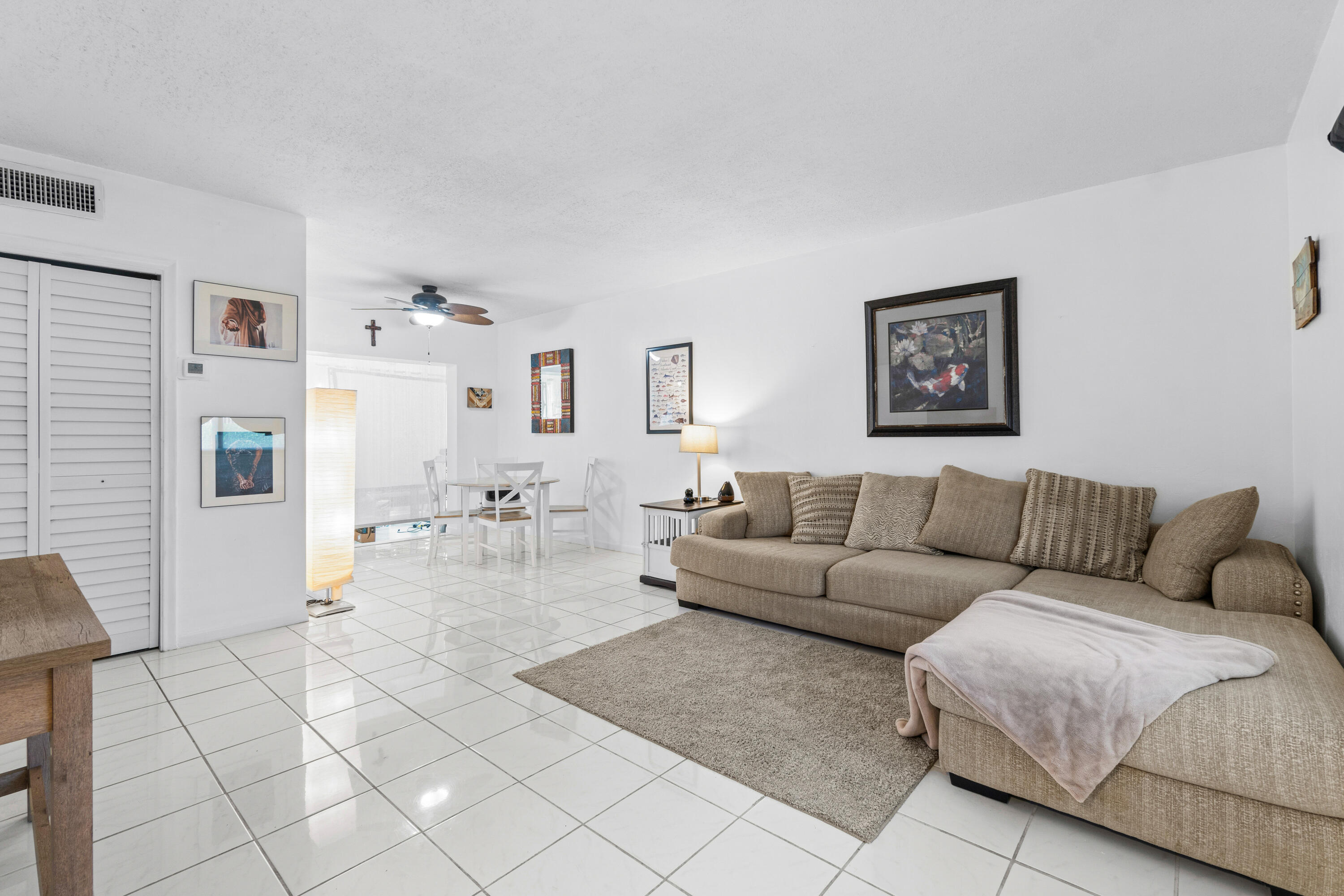 658 Ne 6th Court E E Property Photo 4