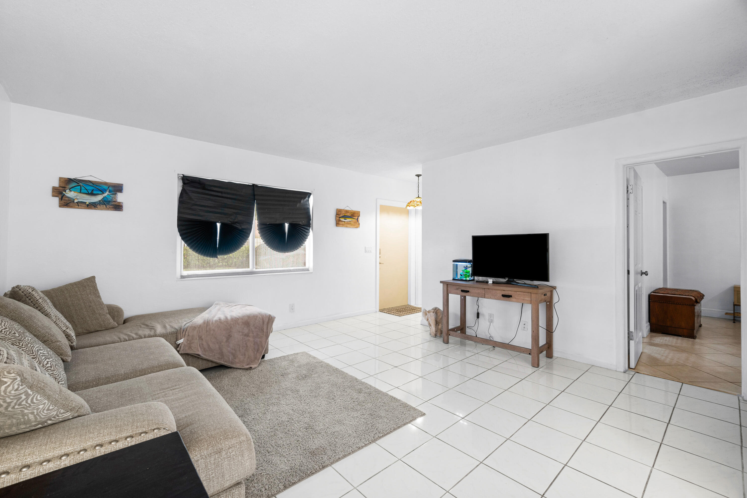 658 Ne 6th Court E E Property Photo 11