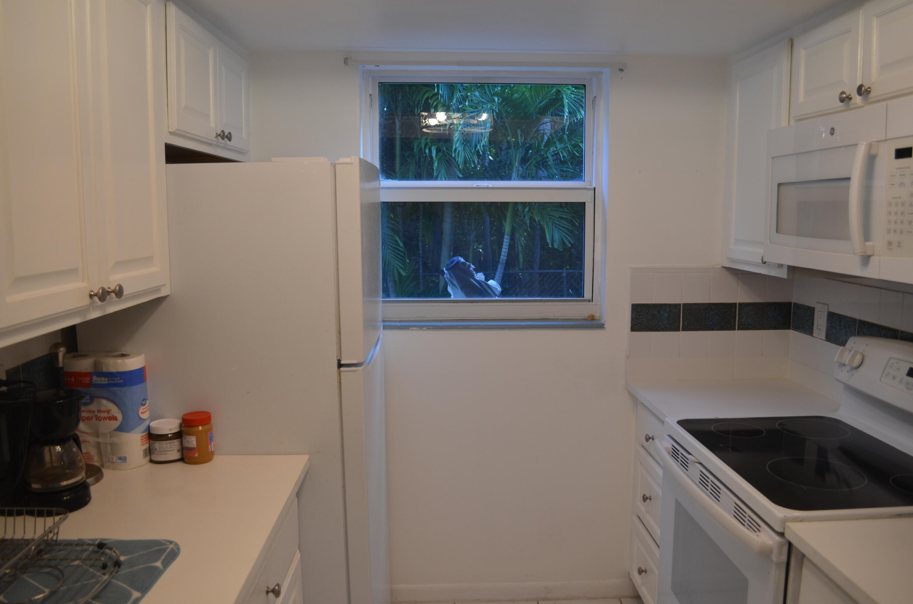 658 Ne 6th Court E E Property Photo 17