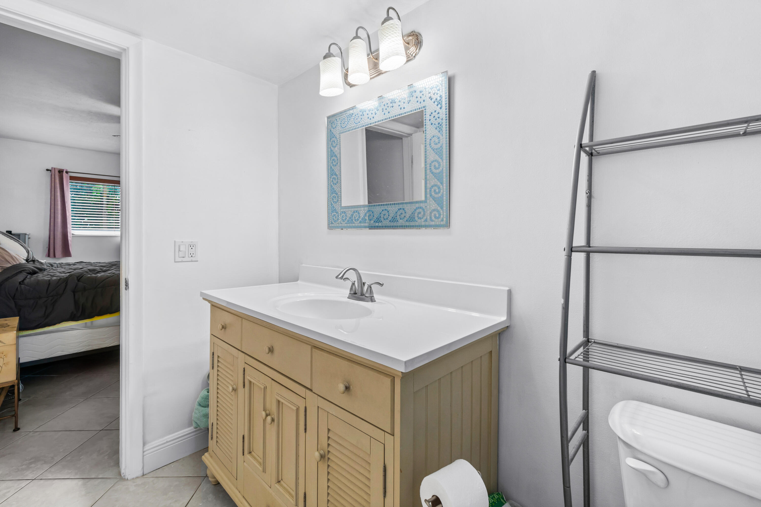 658 Ne 6th Court E E Property Photo 22