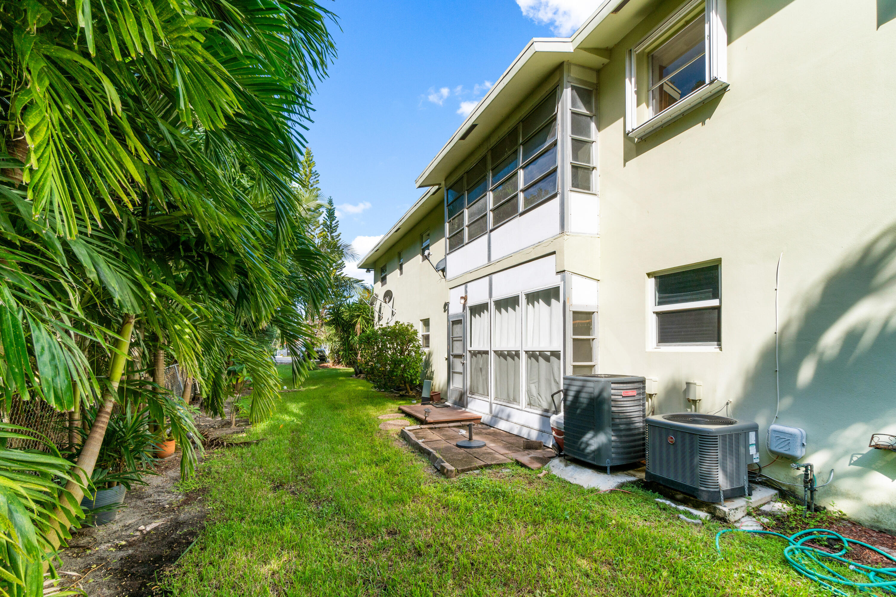 658 Ne 6th Court E E Property Photo 24