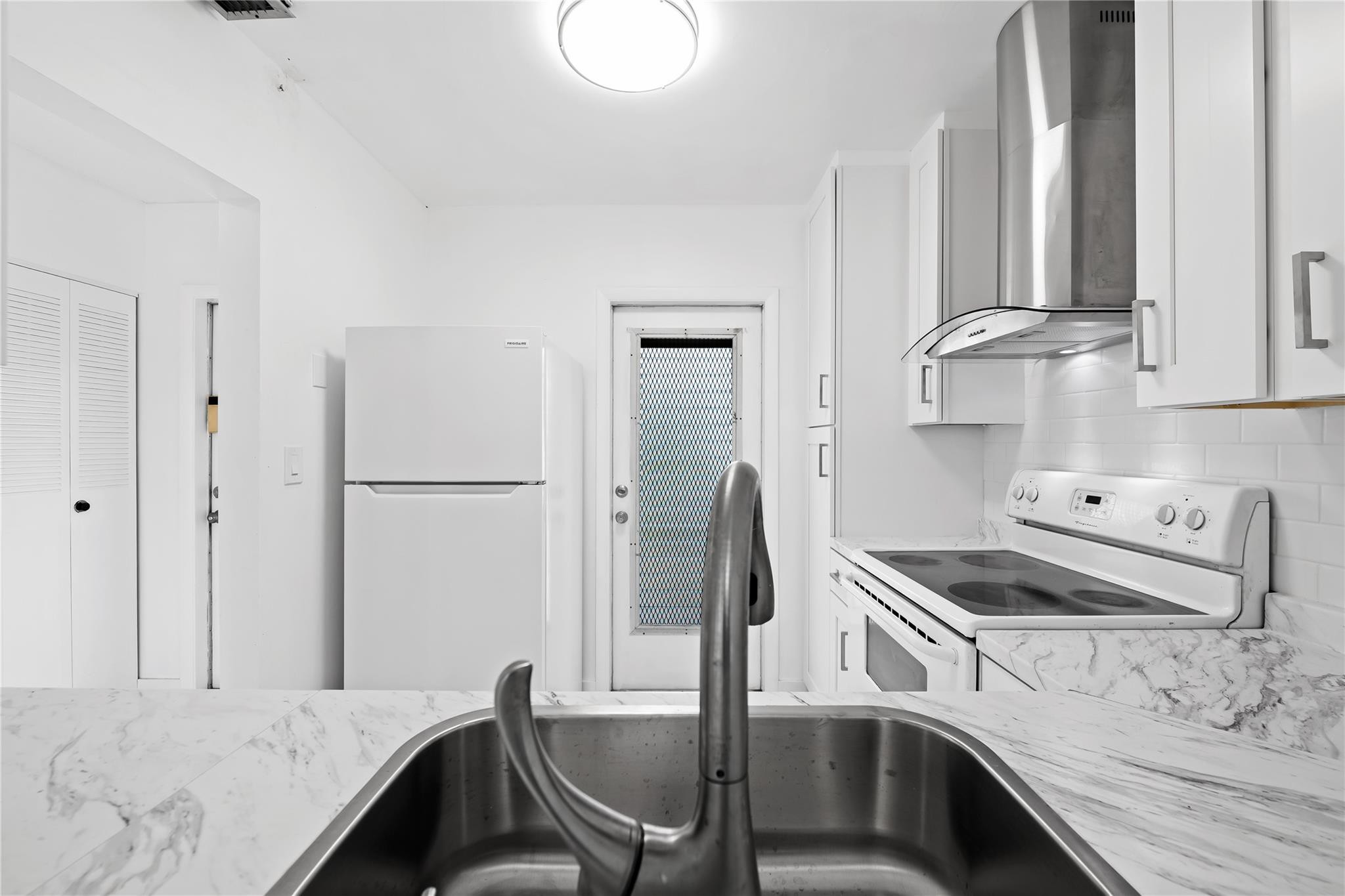 5031 W Oakland Park Boulevard 309 Property Photo 6