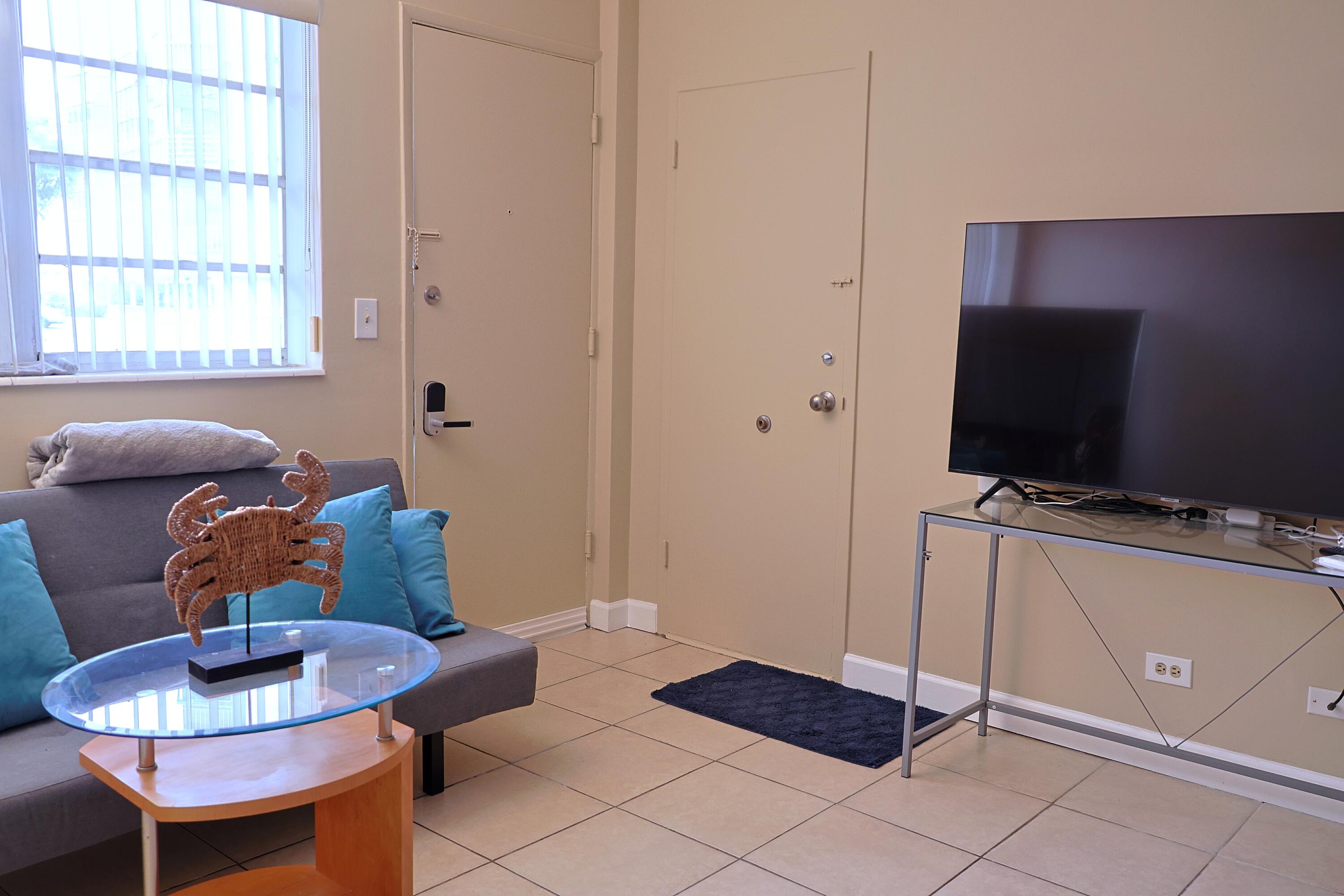 26 Diplomat Parkway 2280 Property Photo 4