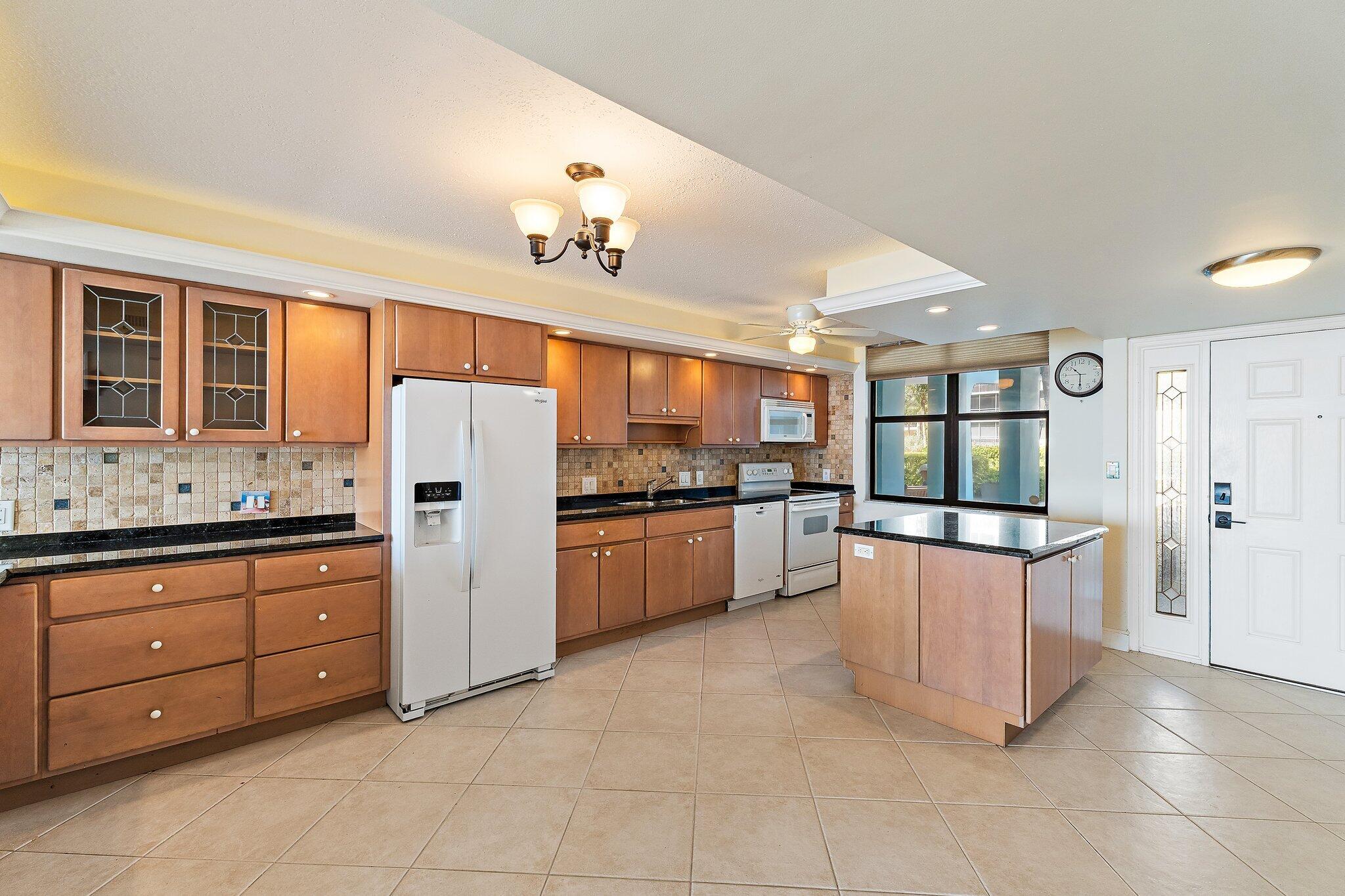 900 Ocean Drive 106 Property Photo 15