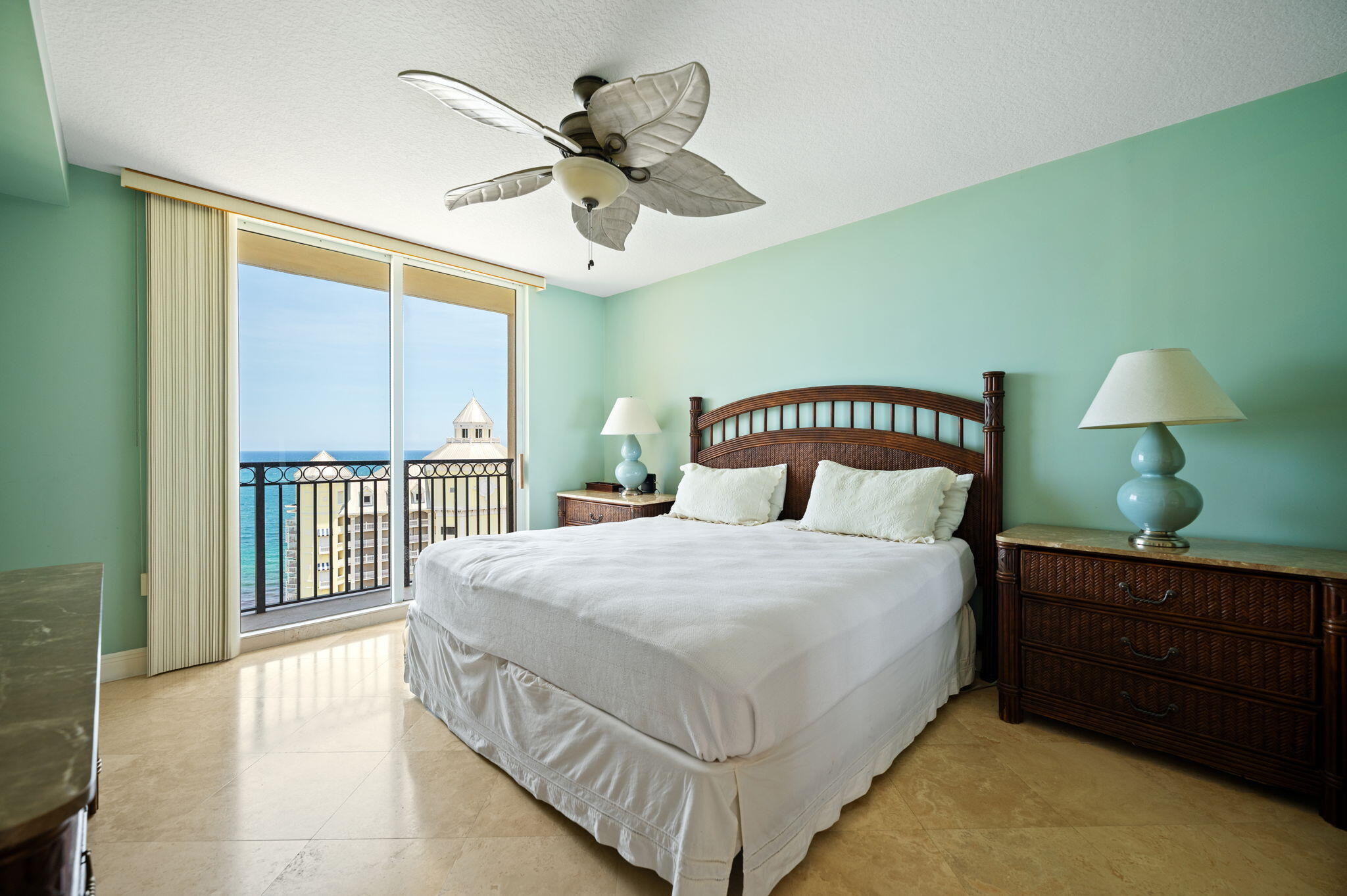 2011 N Ocean Boulevard 1606 Property Photo 16