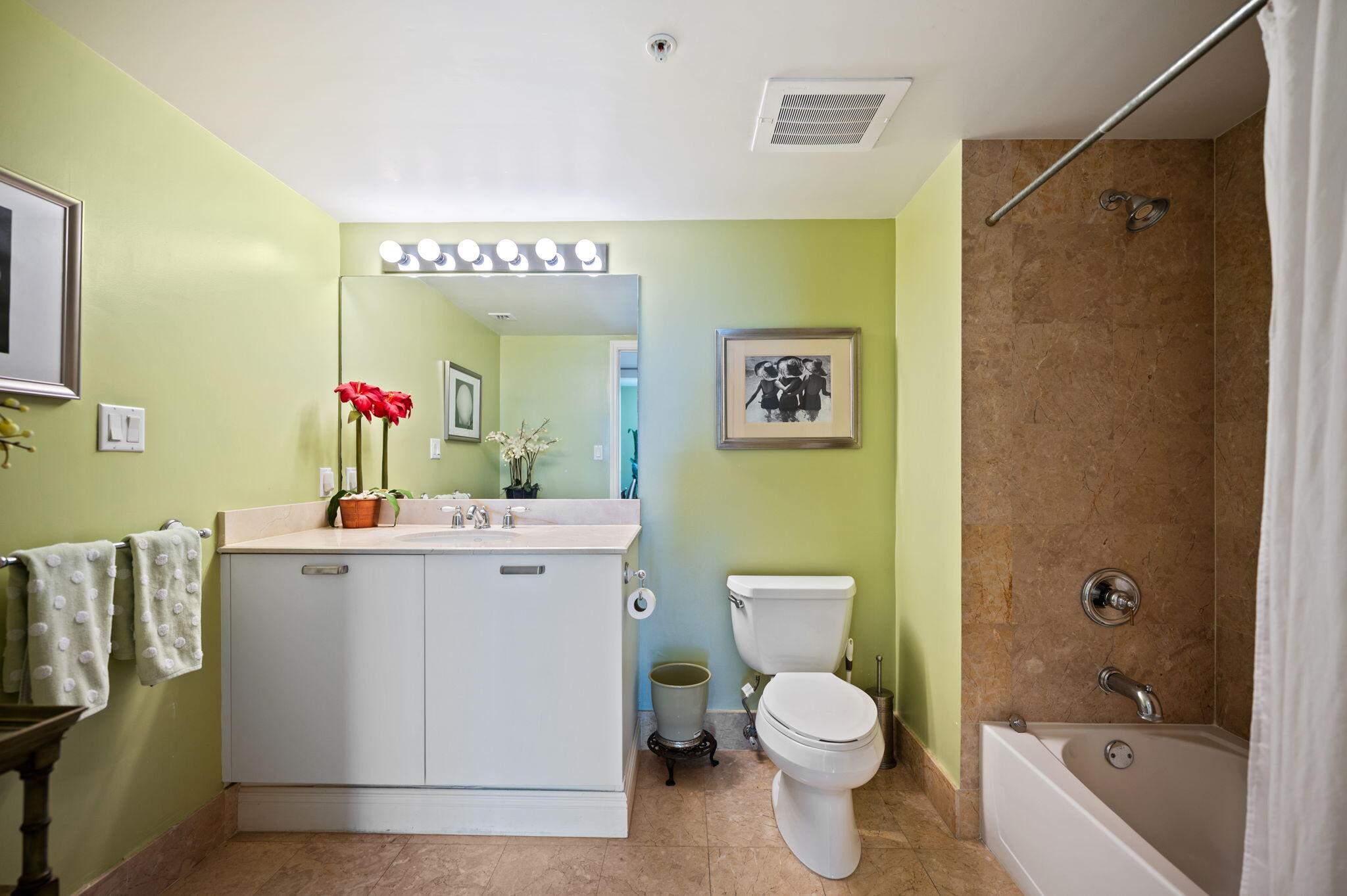 2011 N Ocean Boulevard 1606 Property Photo 23