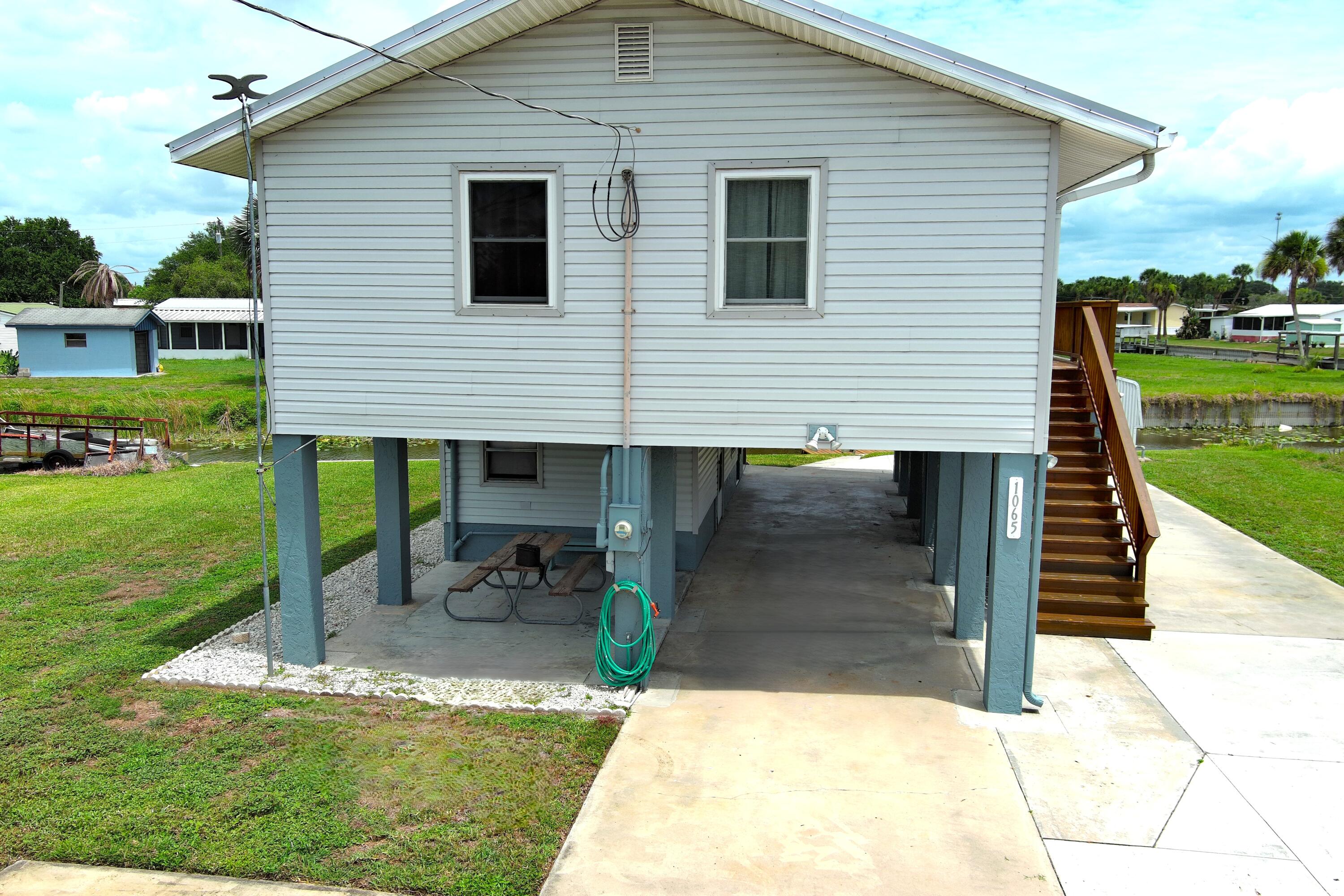 1065 Peach Lane Property Photo 2