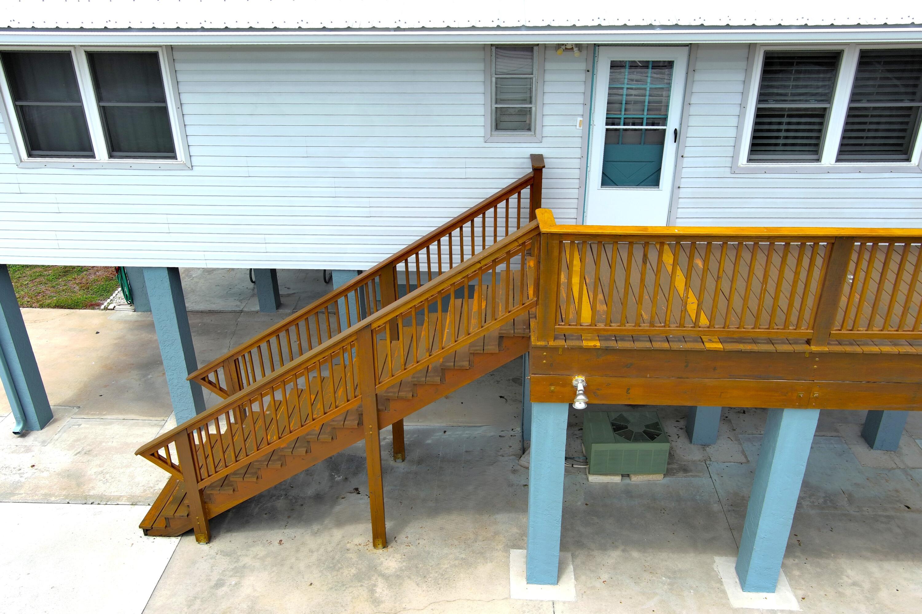 1065 Peach Lane Property Photo 5