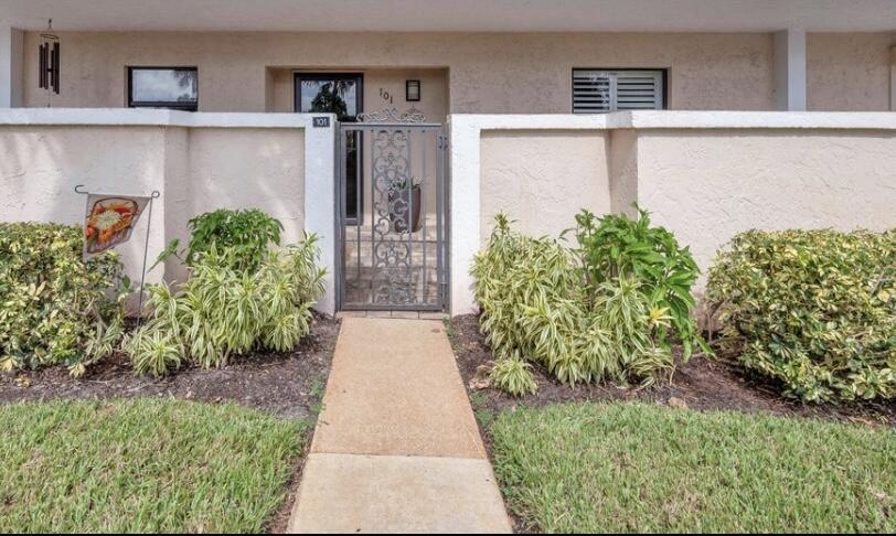 300 N Hwy A1a 101h Property Photo 2