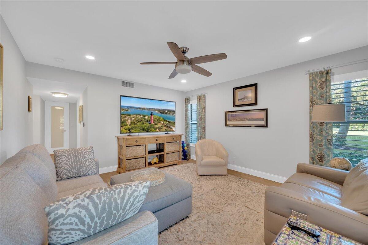 300 N Hwy A1a 101h Property Photo 21