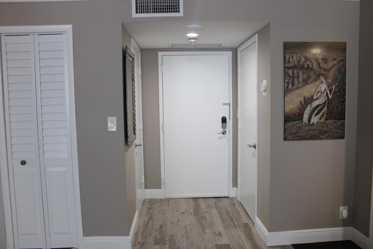 1010 S Ocean Boulevard 1214 Property Photo 6