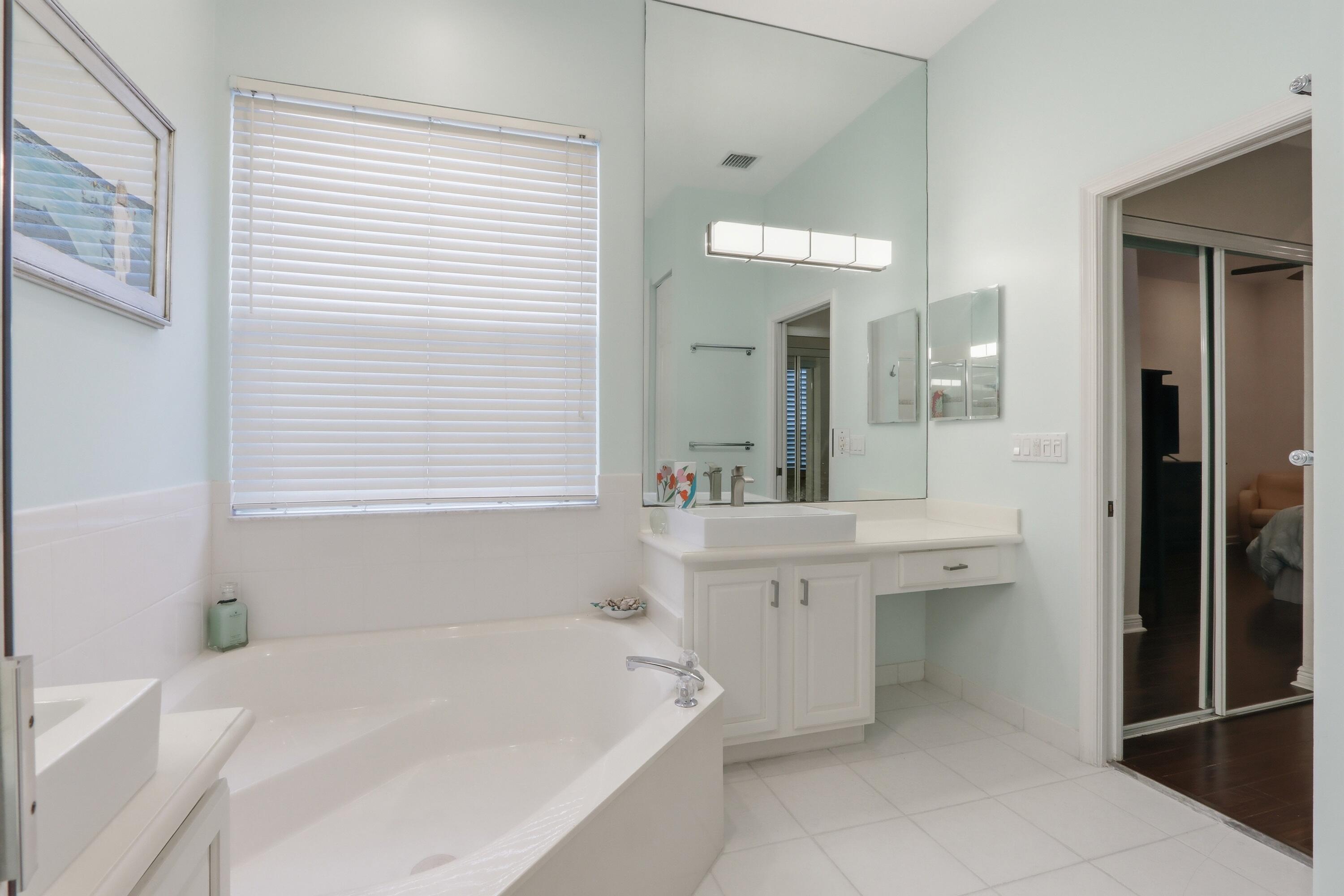 5677 Via De La Plata Circle Property Photo 14
