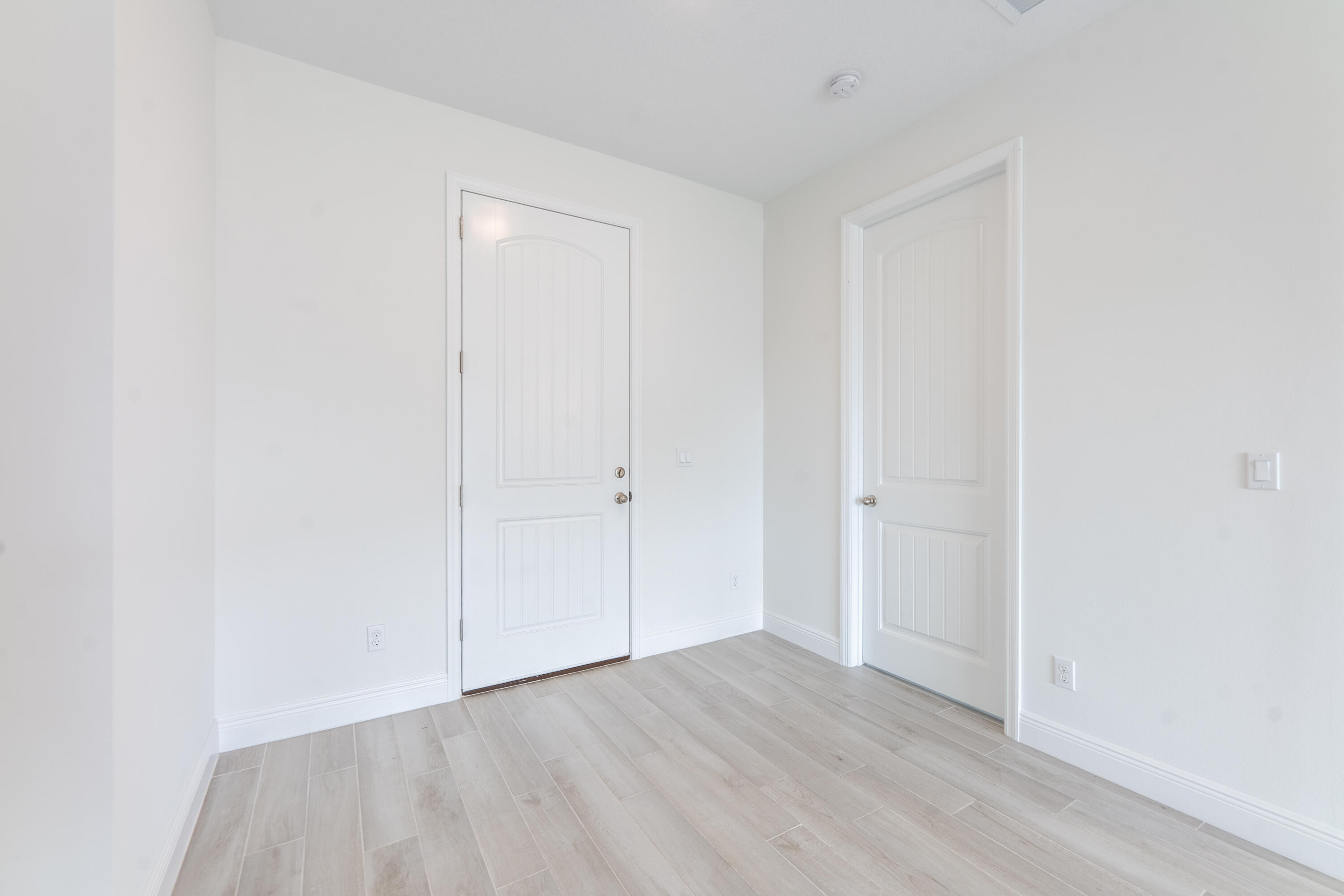 5303 Sunset Boulevard Property Photo 4