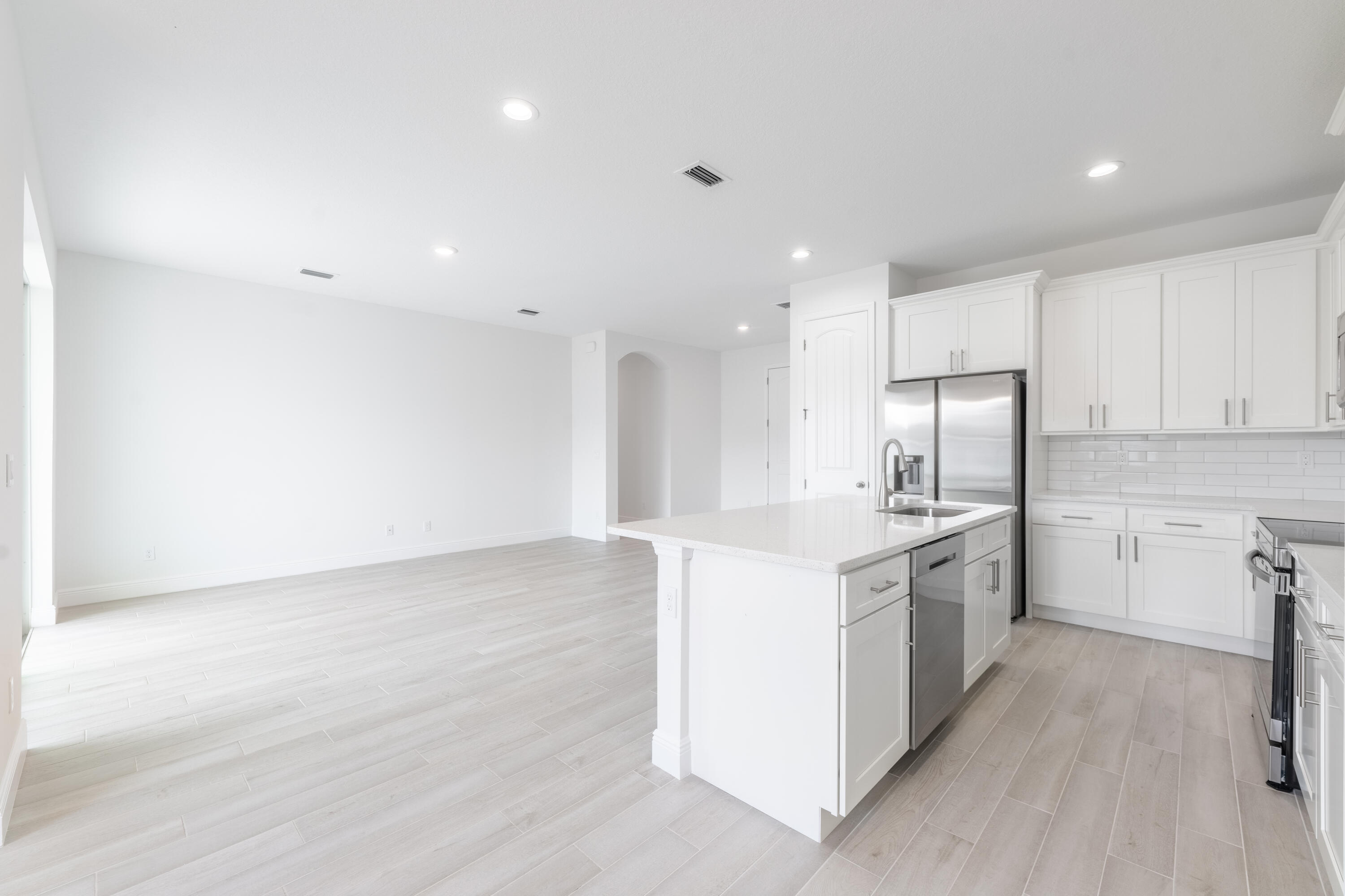 5303 Sunset Boulevard Property Photo 7