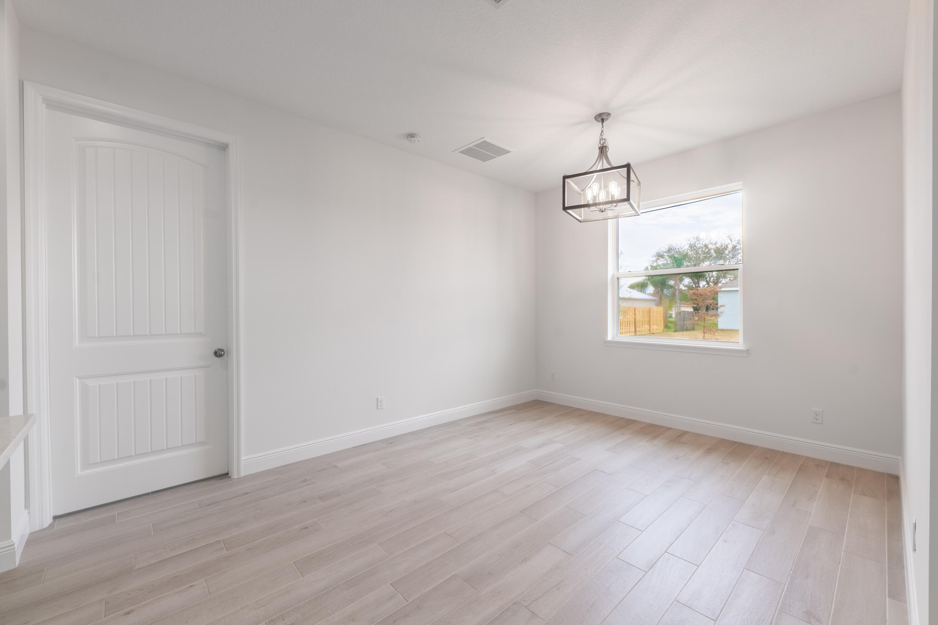 5303 Sunset Boulevard Property Photo 10