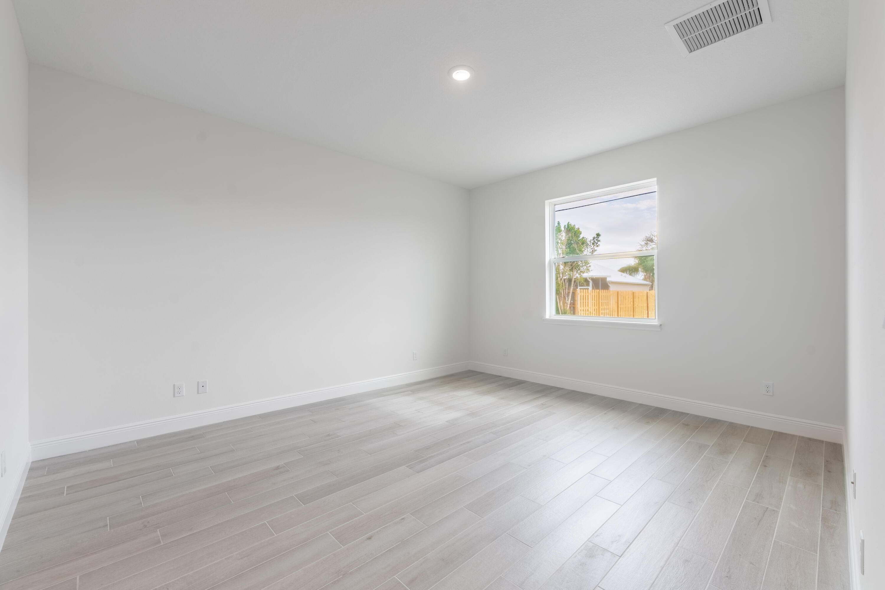 5303 Sunset Boulevard Property Photo 11
