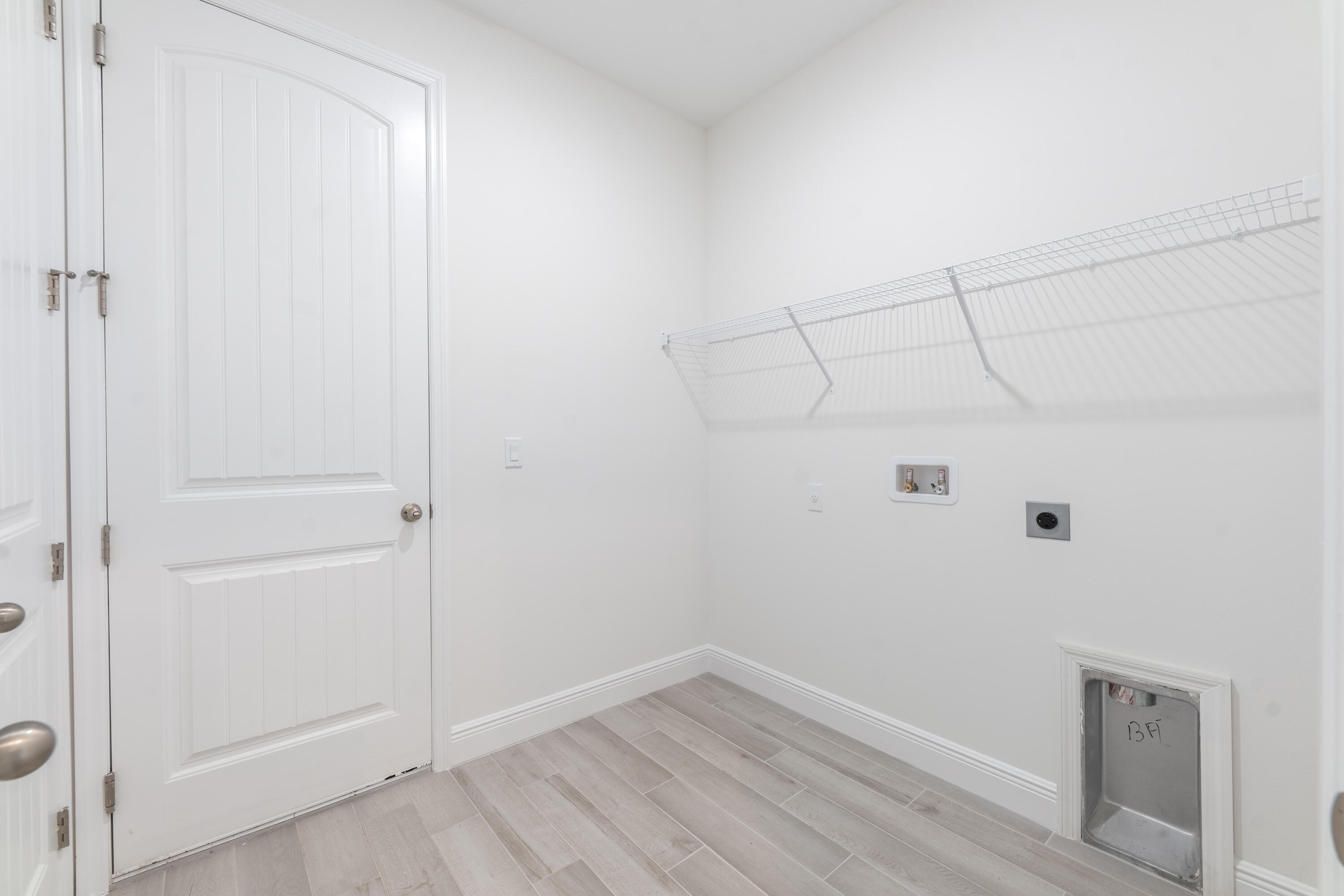 5303 Sunset Boulevard Property Photo 19