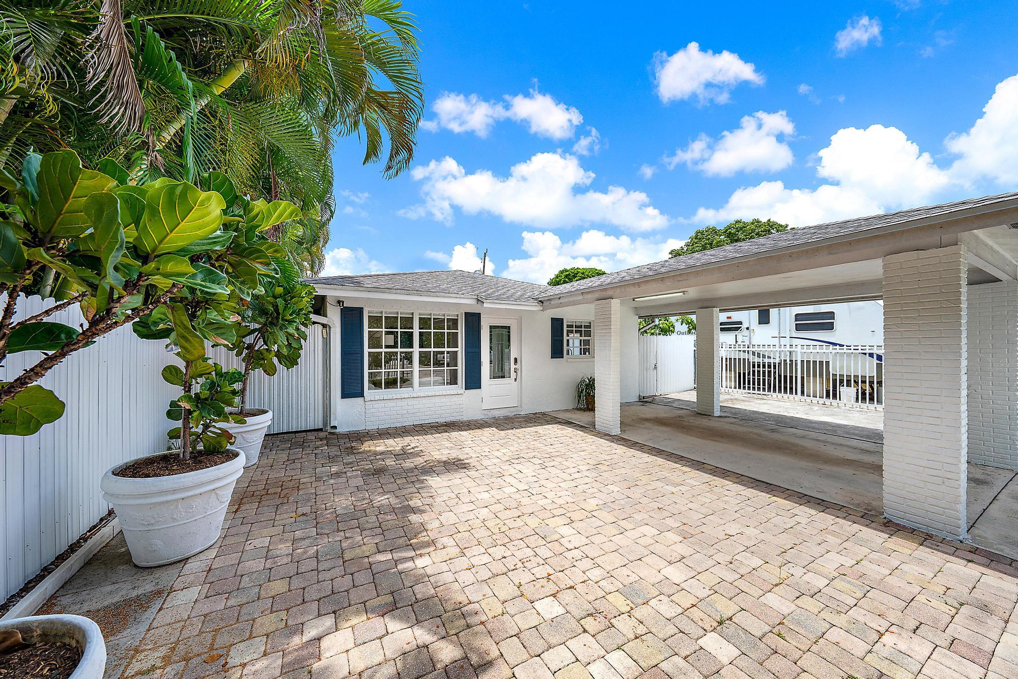 904 Ortega Road Property Photo 4