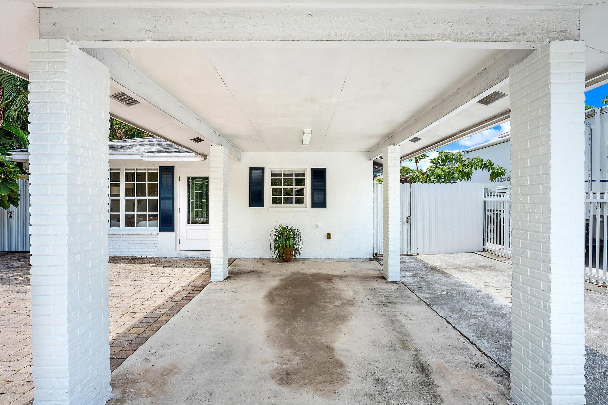 904 Ortega Road Property Photo 5