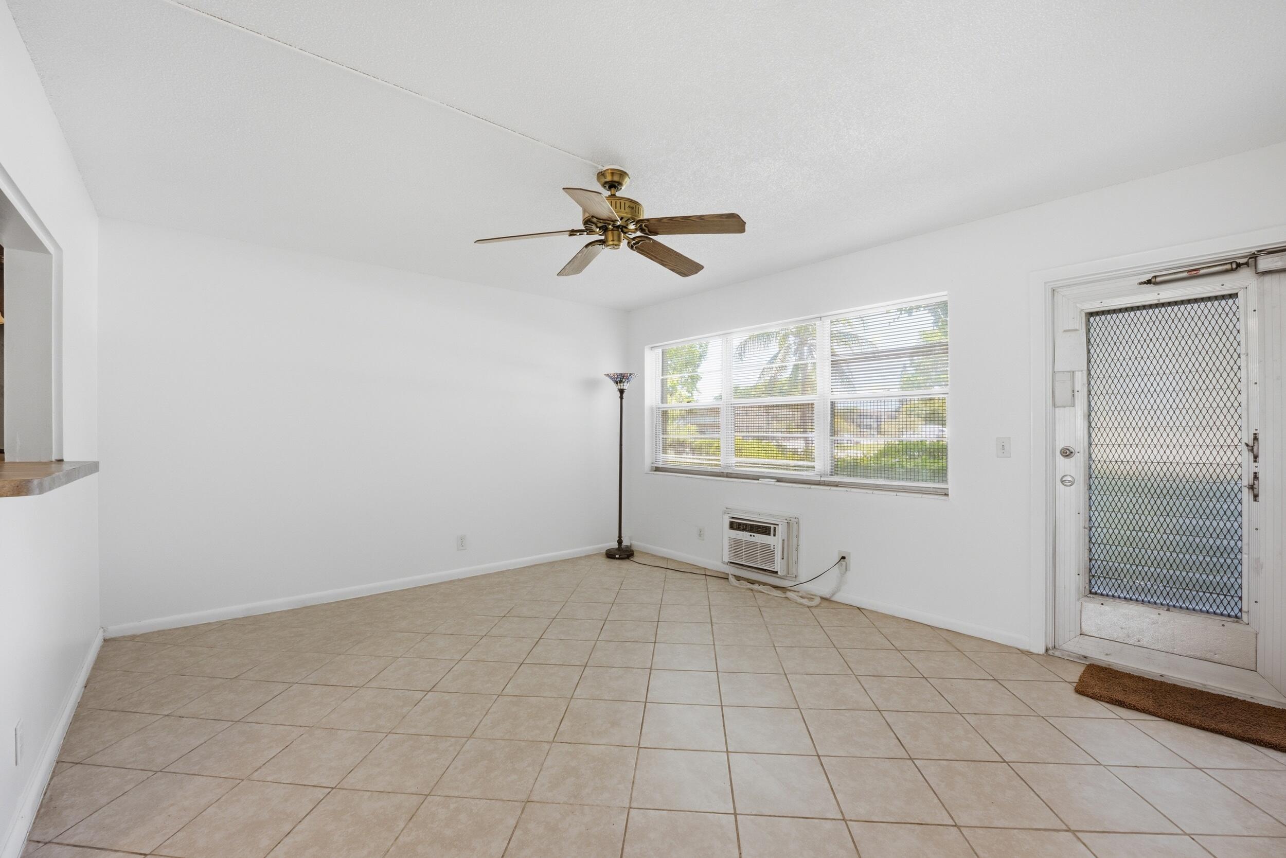 98 E Cambridge E Property Photo 6