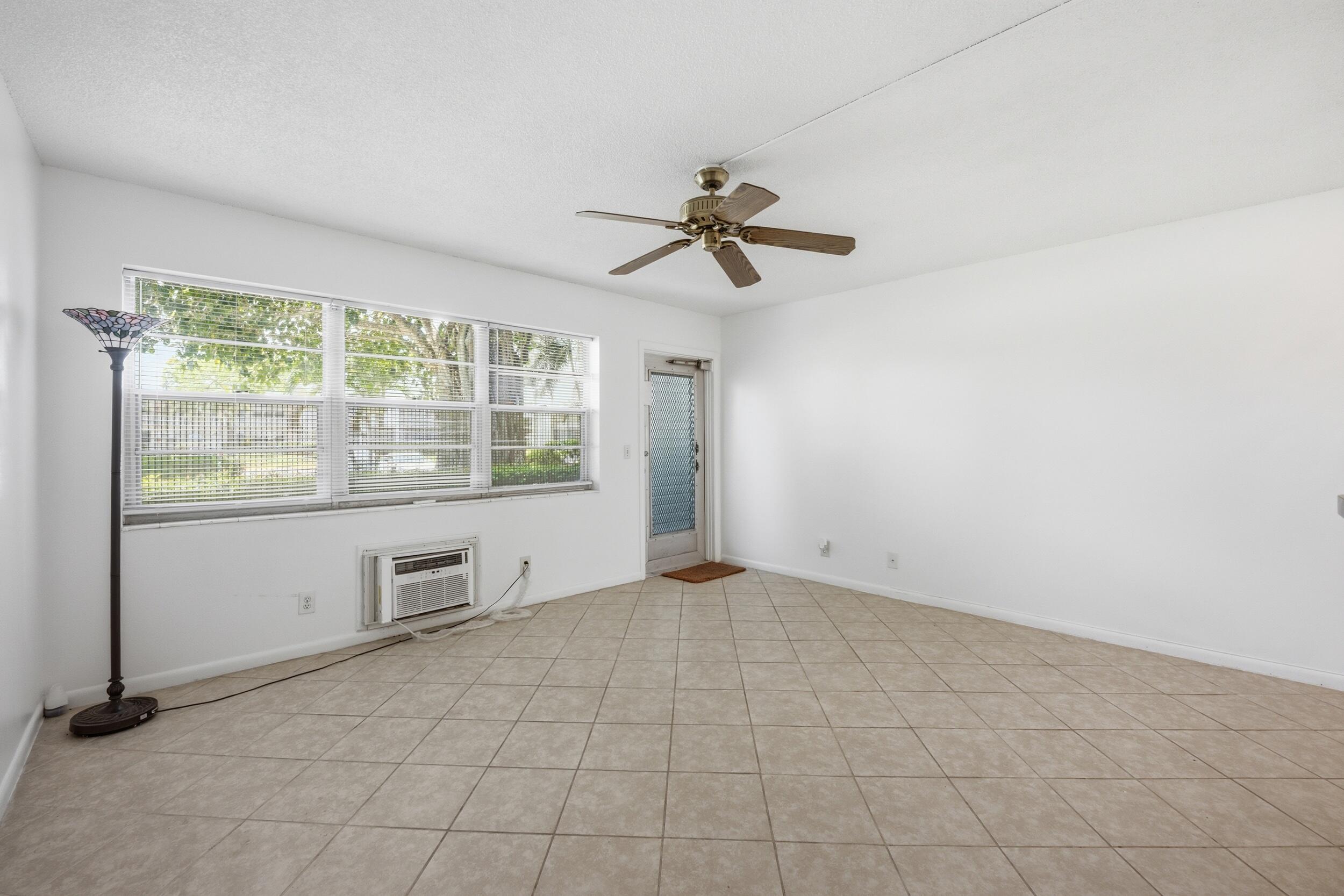 98 E Cambridge E Property Photo 7