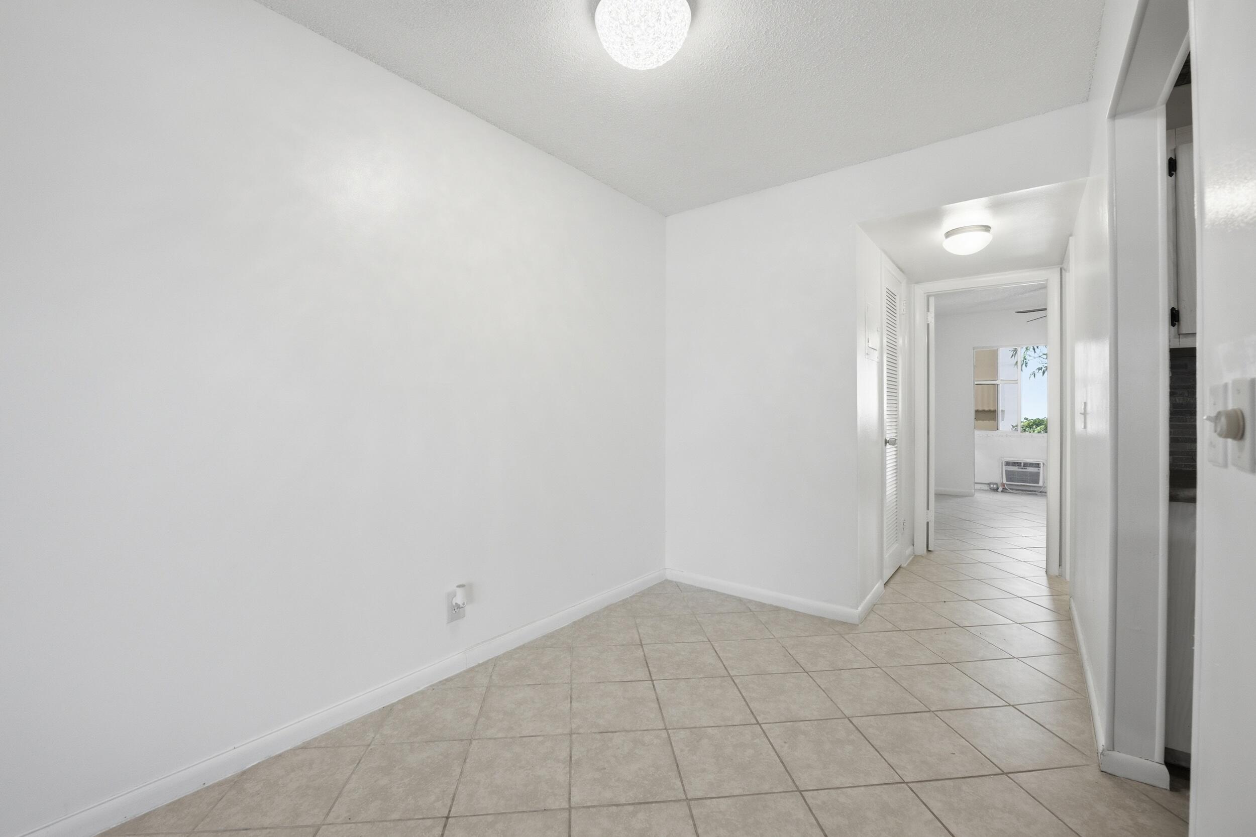 98 E Cambridge E Property Photo 9