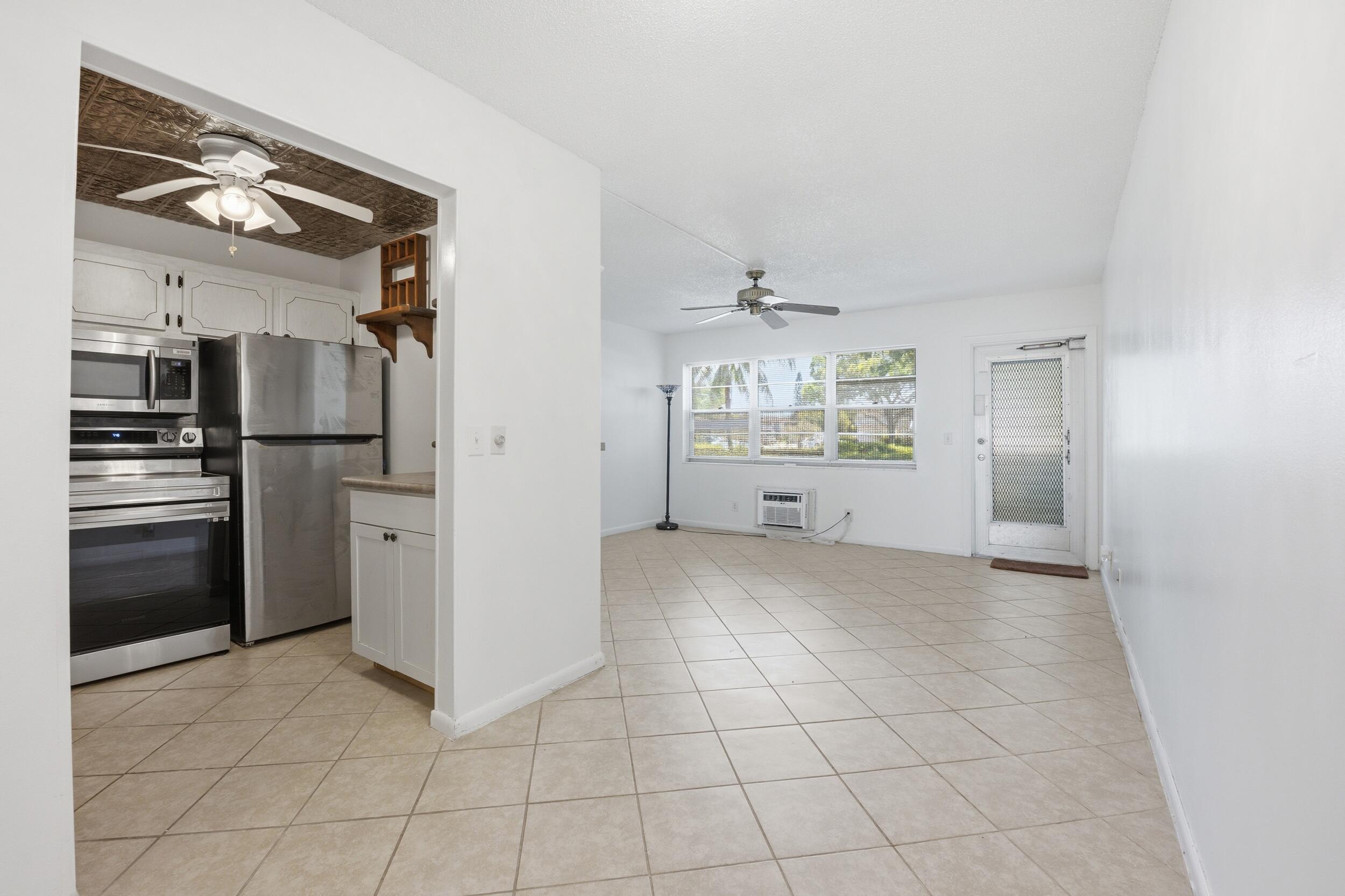 98 E Cambridge E Property Photo 12