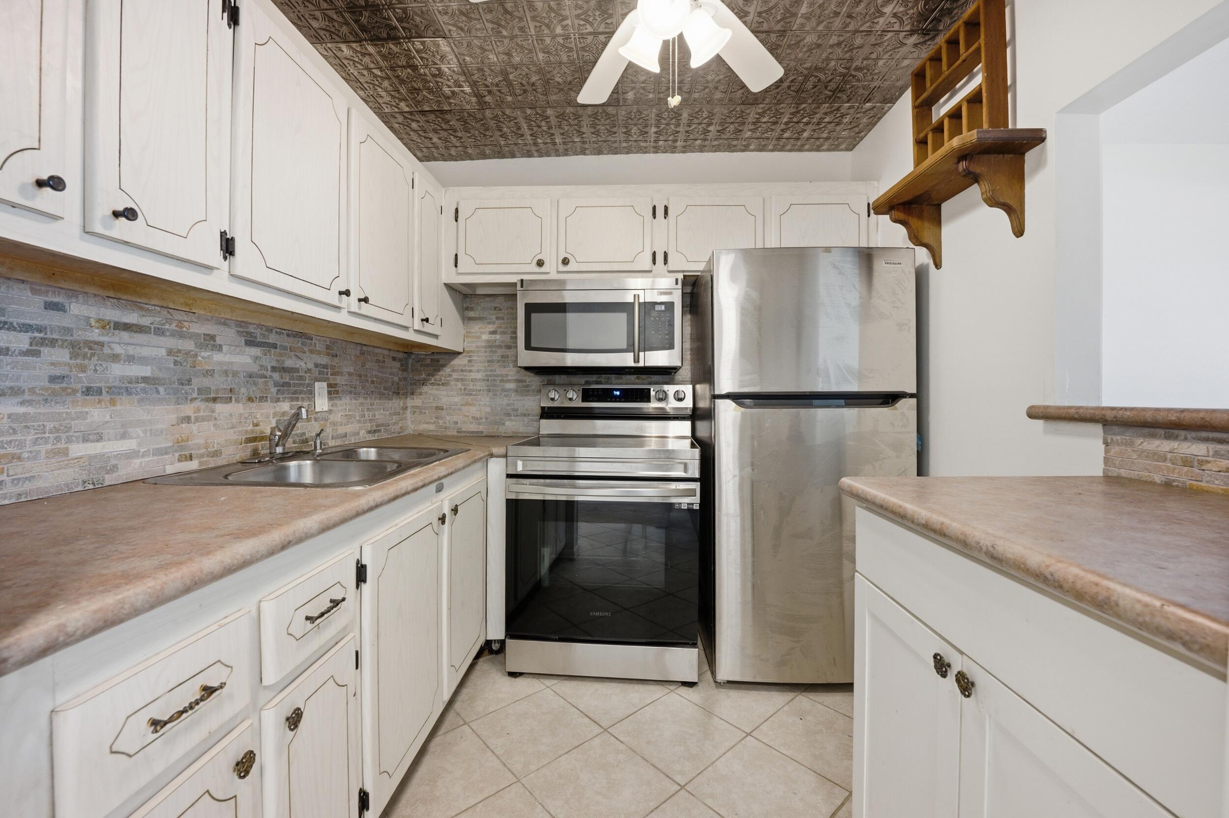 98 E Cambridge E Property Photo 14