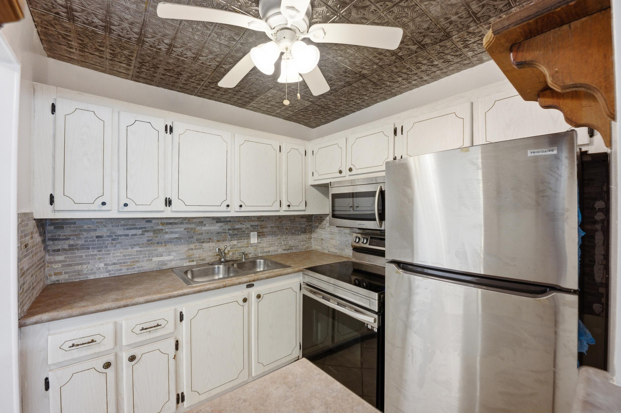 98 E Cambridge E Property Photo 15